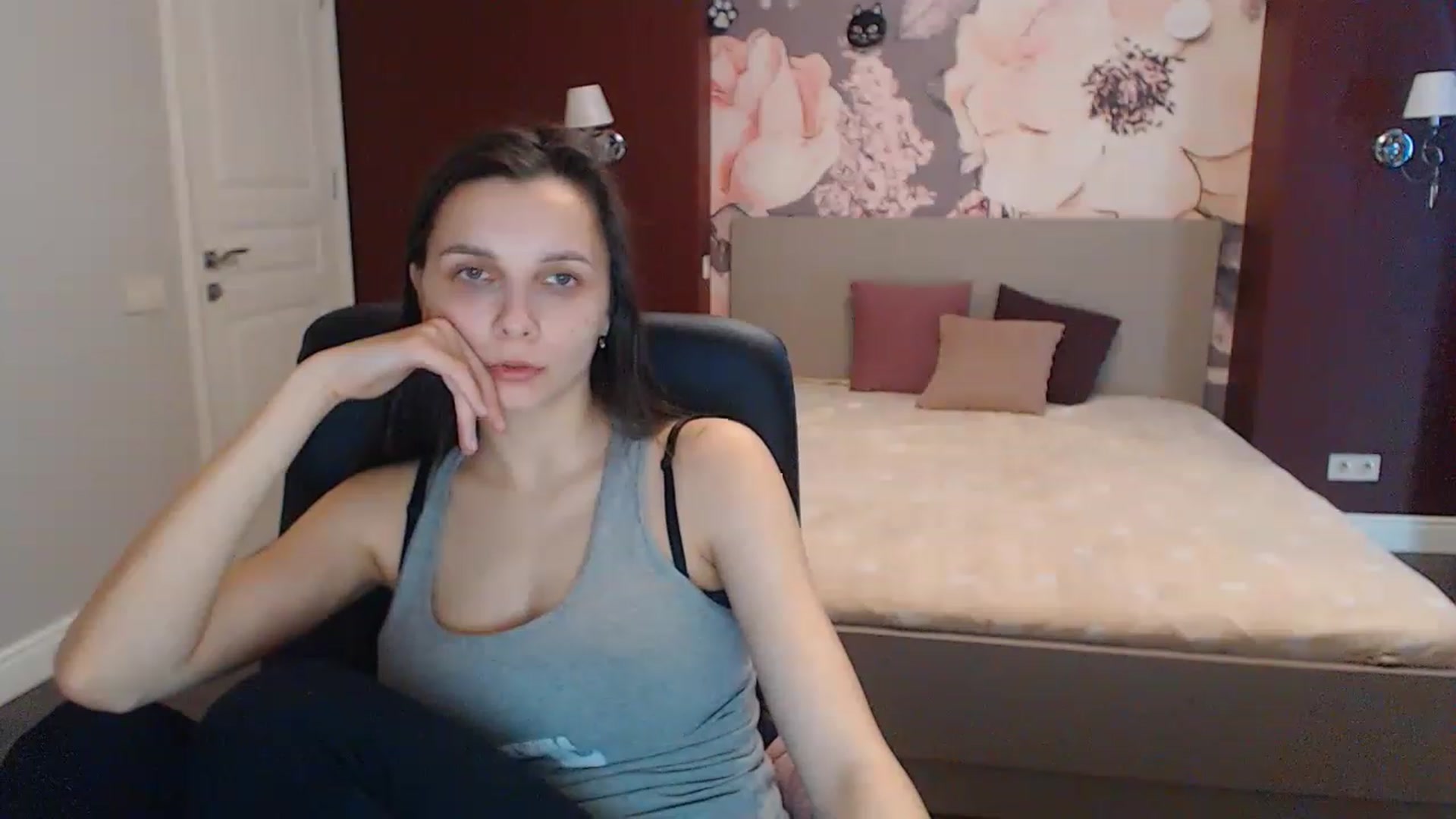 Gallery image thumbnail from Karina_Mils's myfreecams stream on, 03/29/2023, 07:39 image 14 of 20