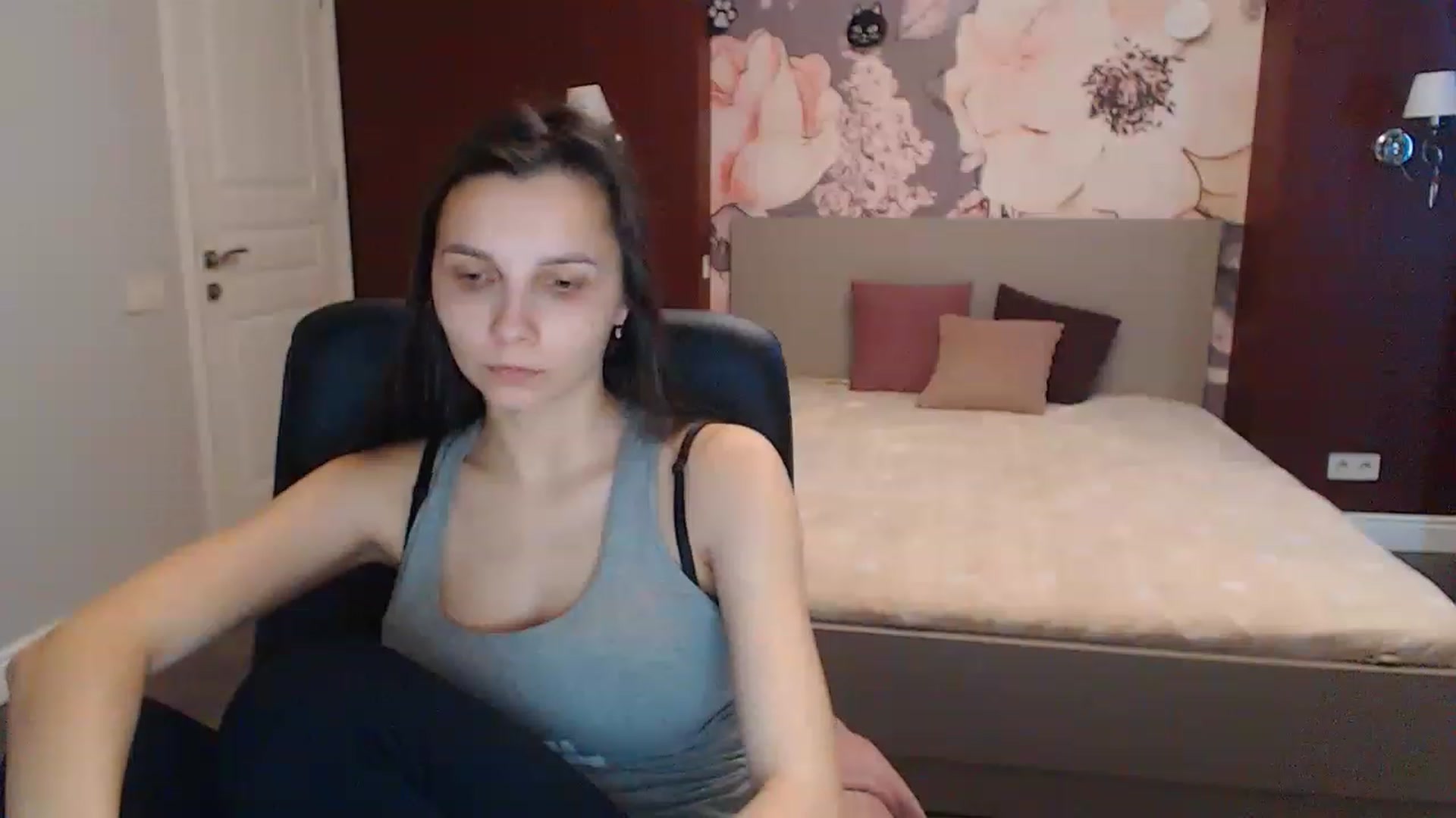 Gallery image thumbnail from Karina_Mils's myfreecams stream on, 03/29/2023, 07:39 image 8 of 20