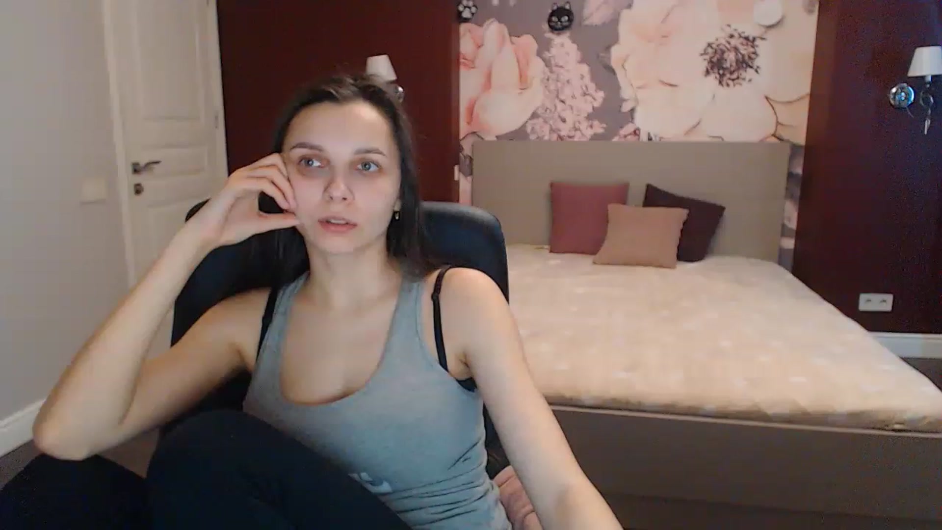 Gallery image thumbnail from Karina_Mils's myfreecams stream on, 03/29/2023, 07:39 image 6 of 20