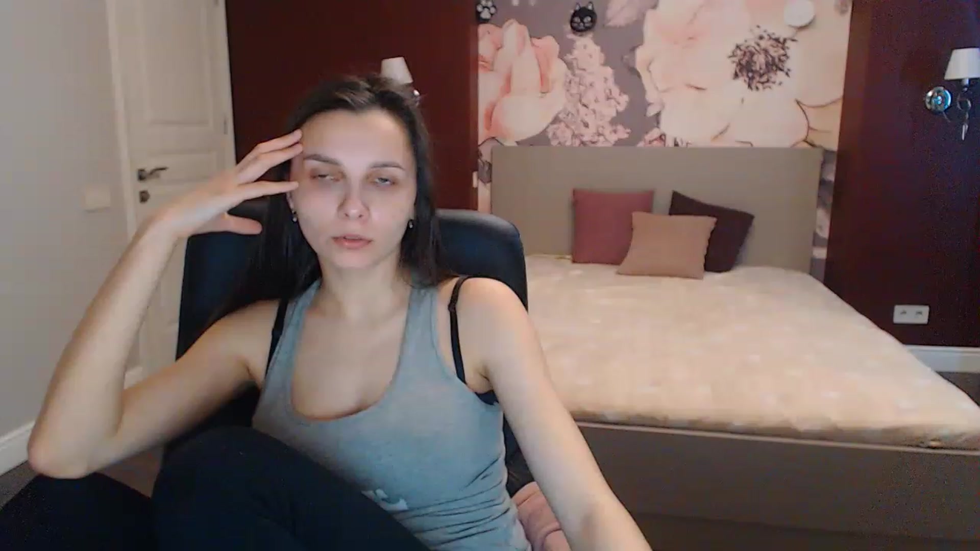 Gallery image thumbnail from Karina_Mils's myfreecams stream on, 03/29/2023, 07:39 image 5 of 20