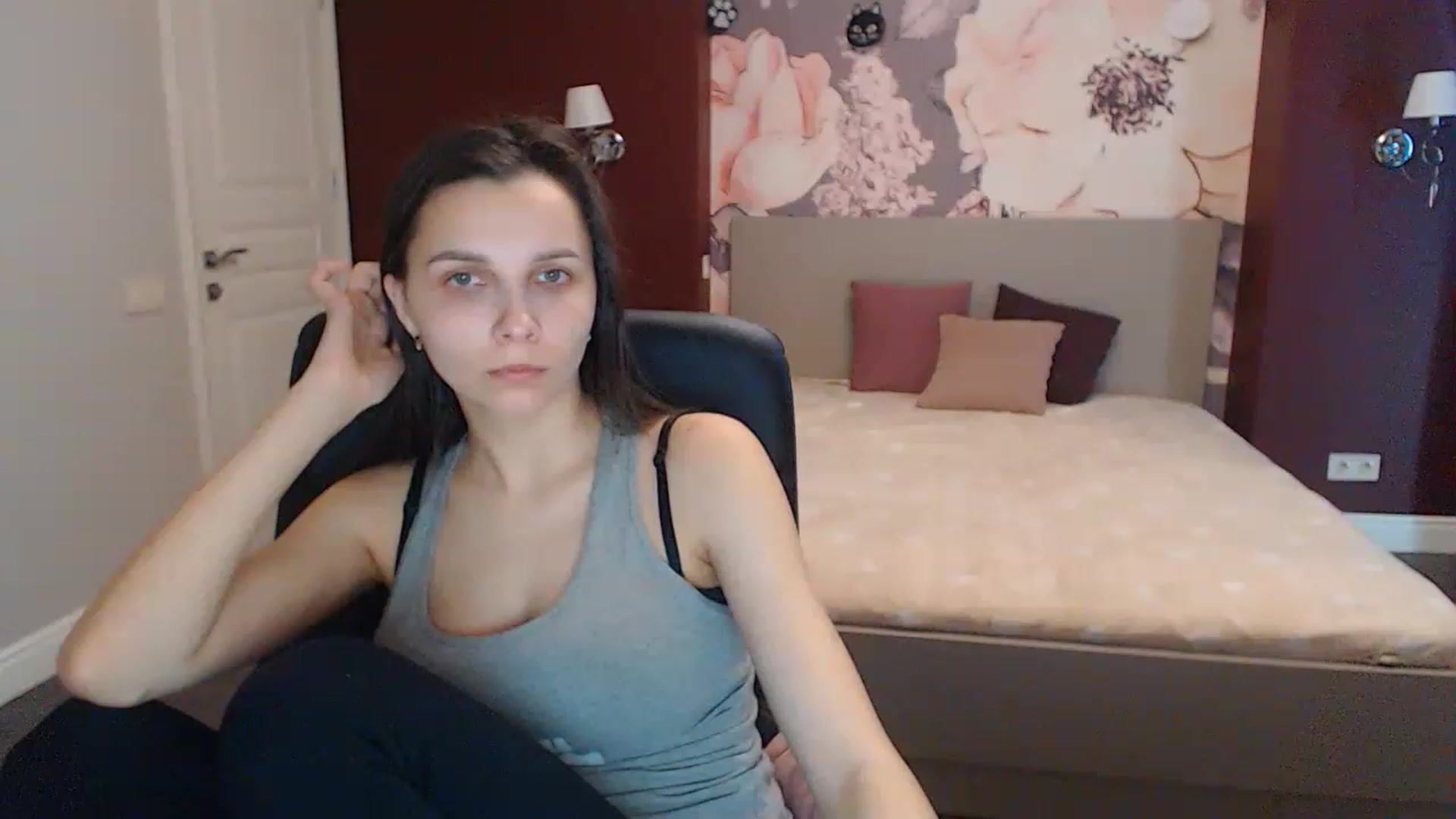 Gallery image thumbnail from Karina_Mils's myfreecams stream on, 03/29/2023, 07:39 image 12 of 20
