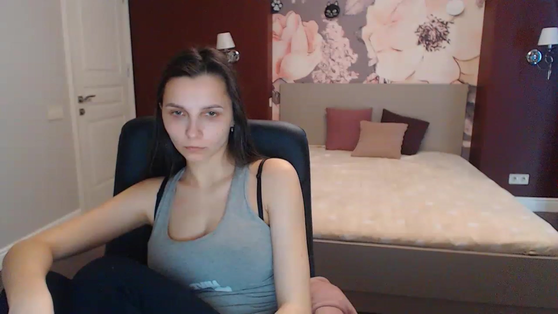 Gallery image thumbnail from Karina_Mils's myfreecams stream on, 03/29/2023, 07:39 image 19 of 20