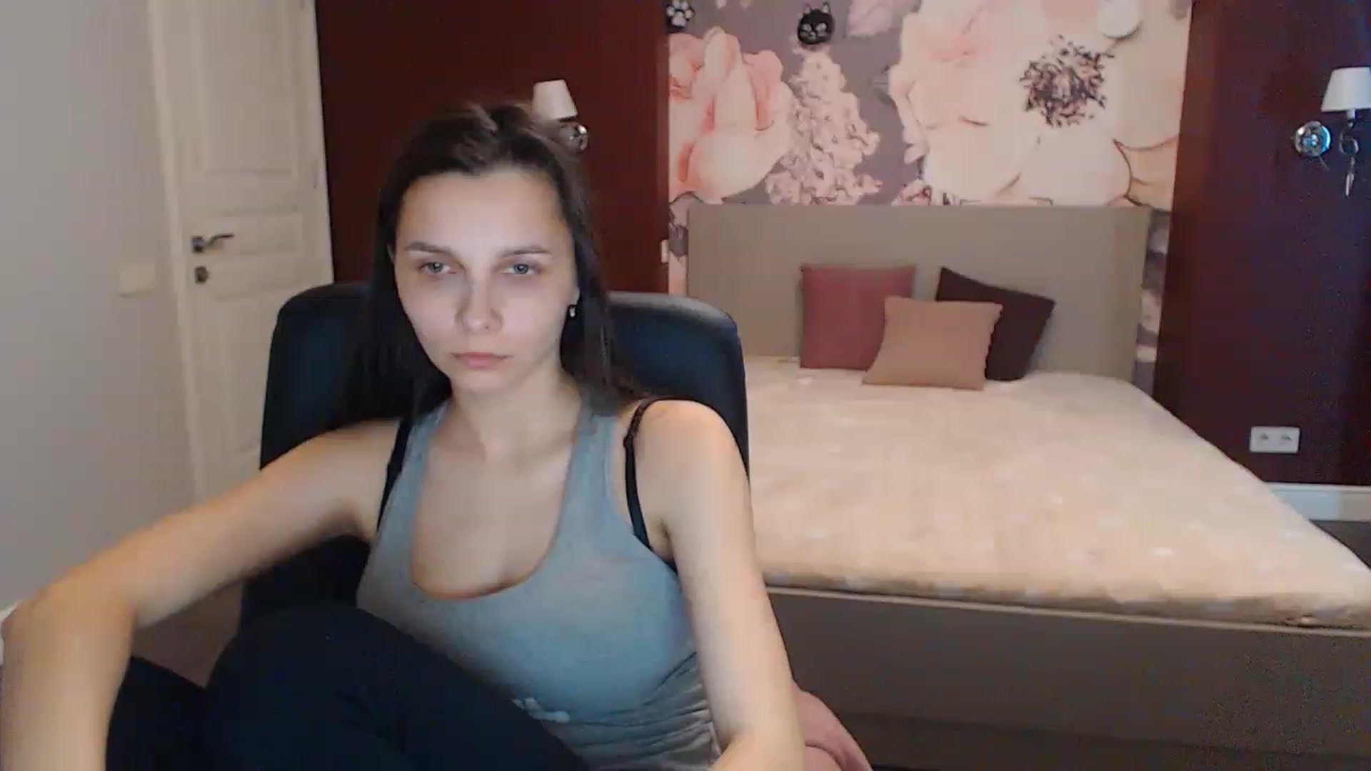 Gallery image thumbnail from Karina_Mils's myfreecams stream on, 03/29/2023, 07:39 image 9 of 20