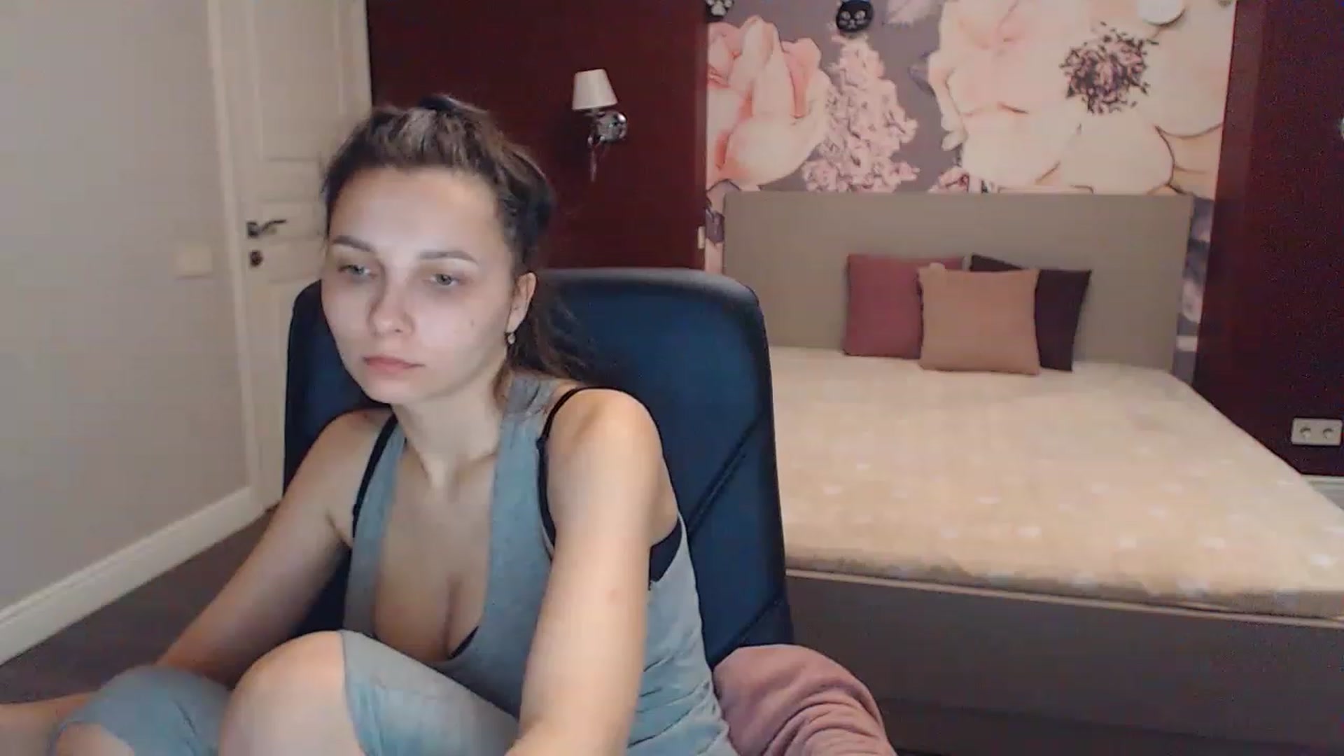 Gallery image thumbnail from Karina_Mils's myfreecams stream on, 03/31/2023, 15:12 image 5 of 20