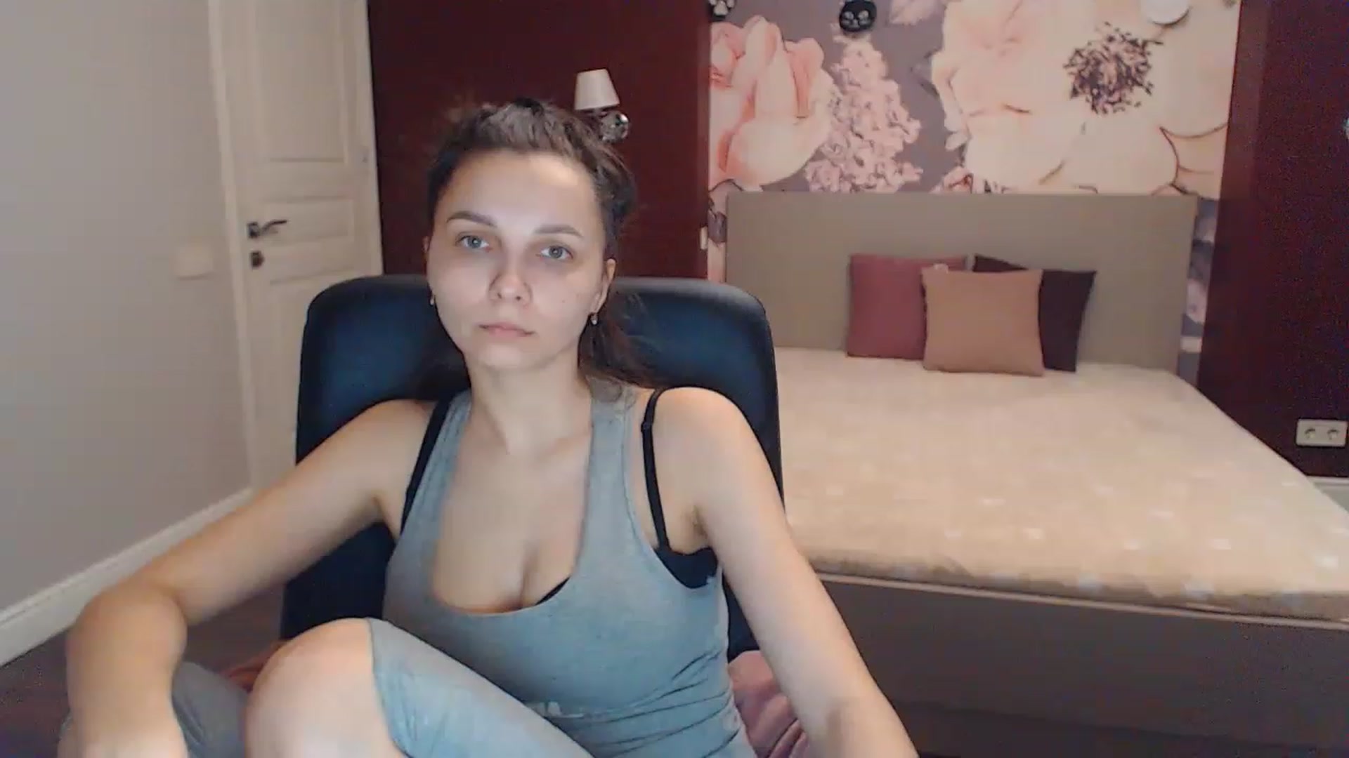 Gallery image thumbnail from Karina_Mils's myfreecams stream on, 03/31/2023, 15:12 image 1 of 20