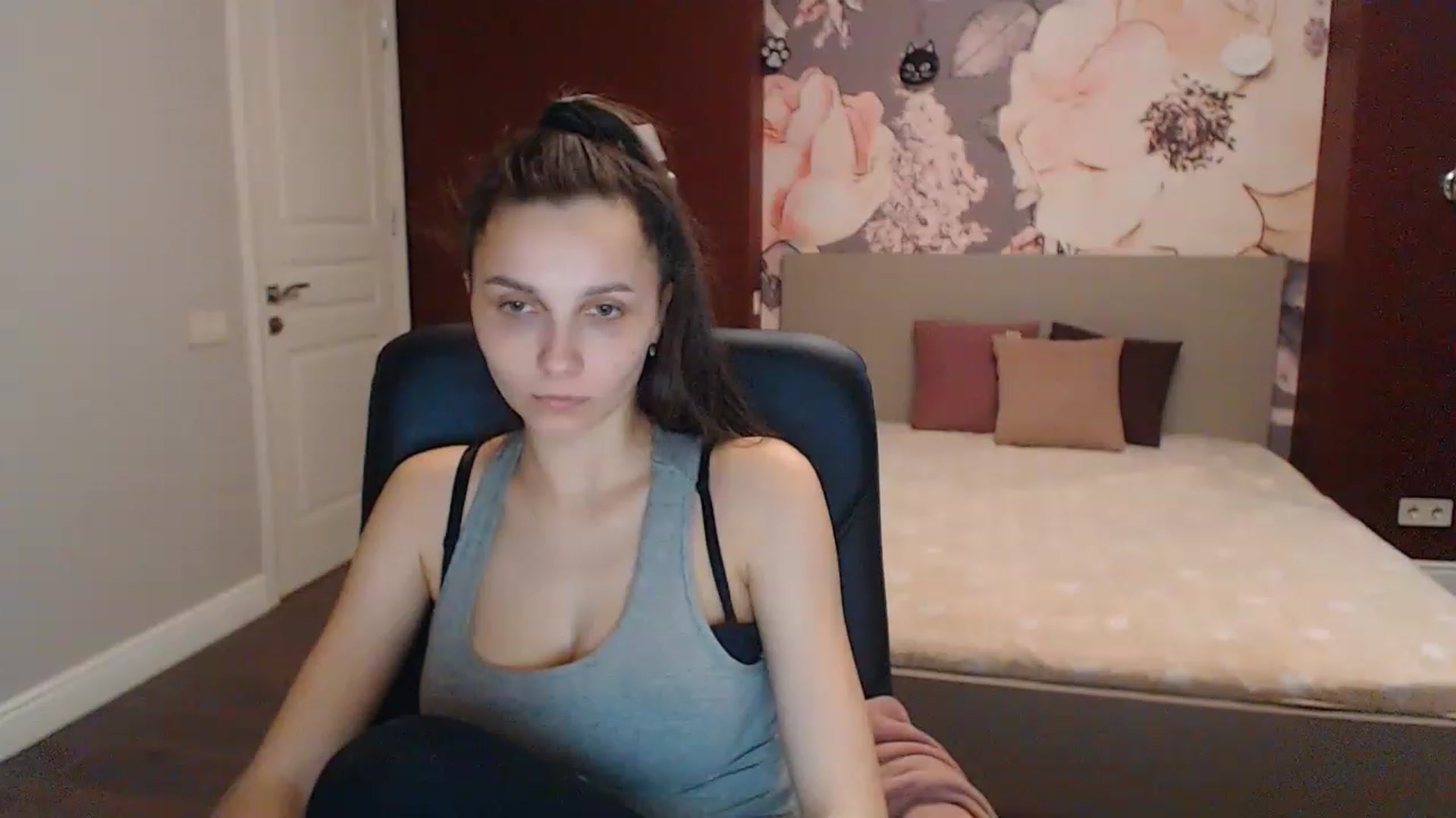 Gallery image thumbnail from Karina_Mils's myfreecams stream on, 04/01/2023, 06:15 image 11 of 20