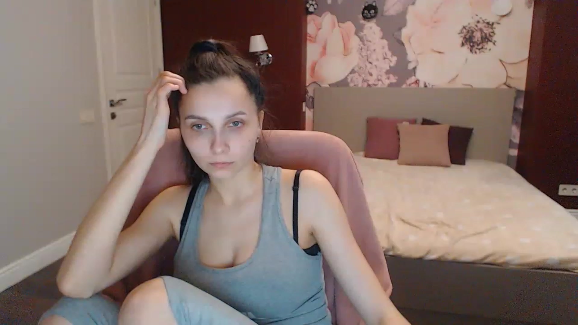 Gallery image thumbnail from Karina_Mils's myfreecams stream on, 04/01/2023, 07:35 image 3 of 20