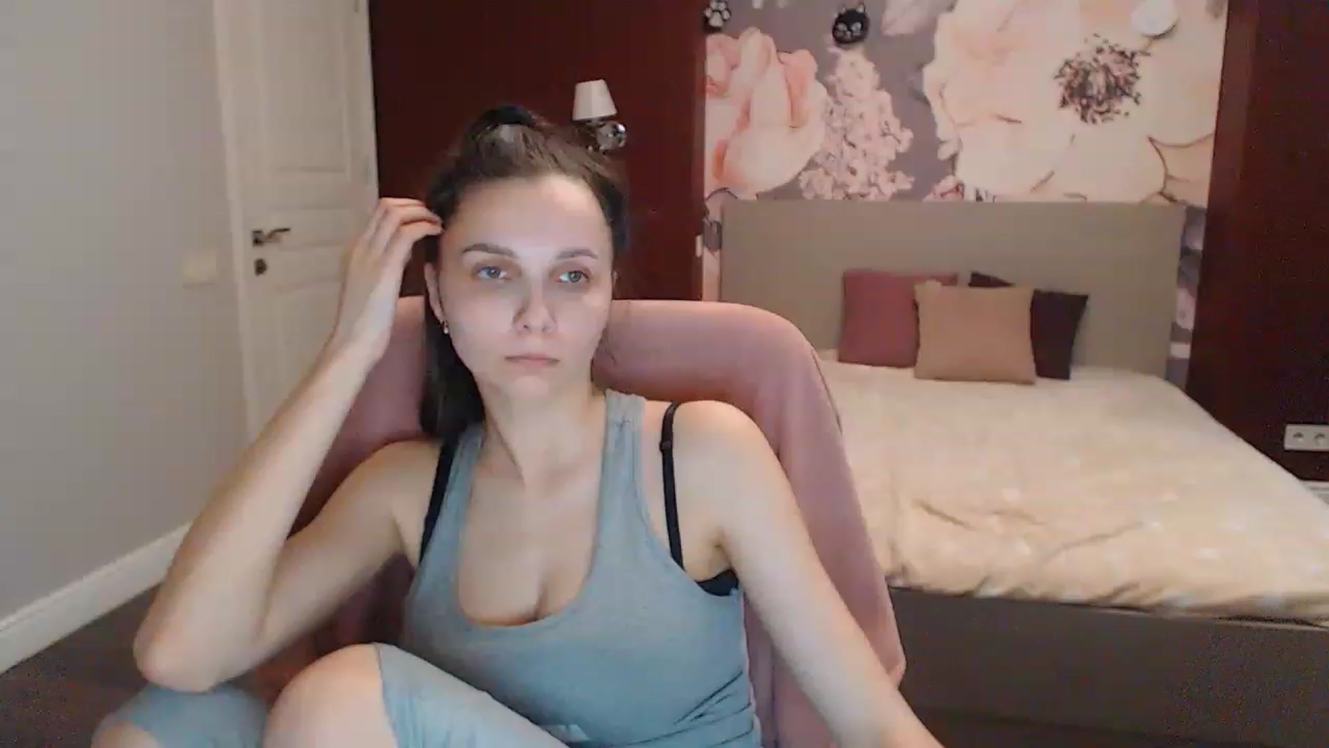 Gallery image thumbnail from Karina_Mils's myfreecams stream on, 04/01/2023, 07:35 image 20 of 20