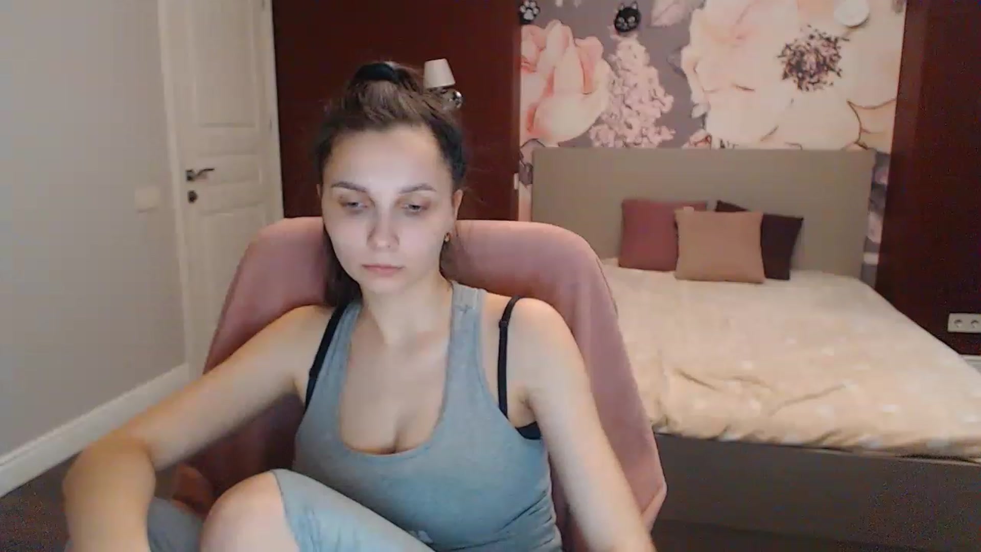 Gallery image thumbnail from Karina_Mils's myfreecams stream on, 04/01/2023, 07:35 image 7 of 20