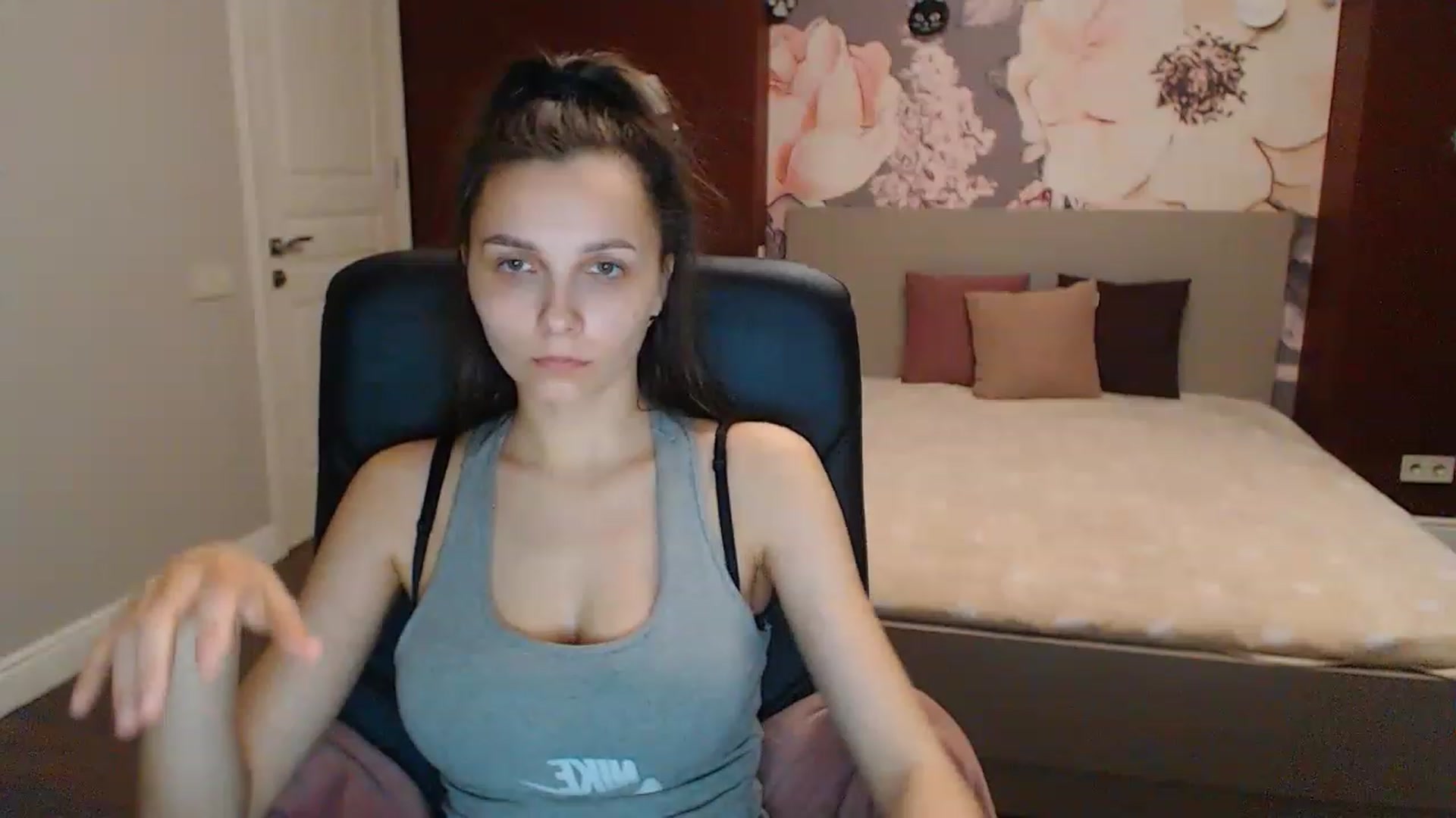 Gallery image thumbnail from Karina_Mils's myfreecams stream on, 04/01/2023, 14:59 image 20 of 20