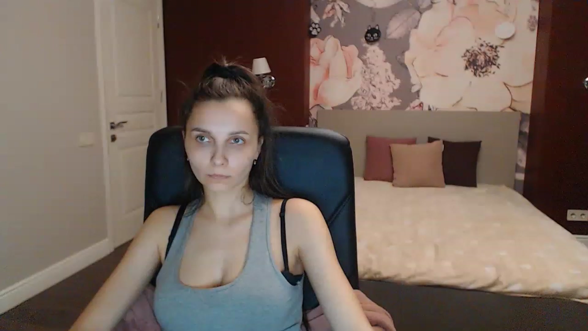Gallery image thumbnail from Karina_Mils's myfreecams stream on, 04/01/2023, 17:08 image 20 of 20