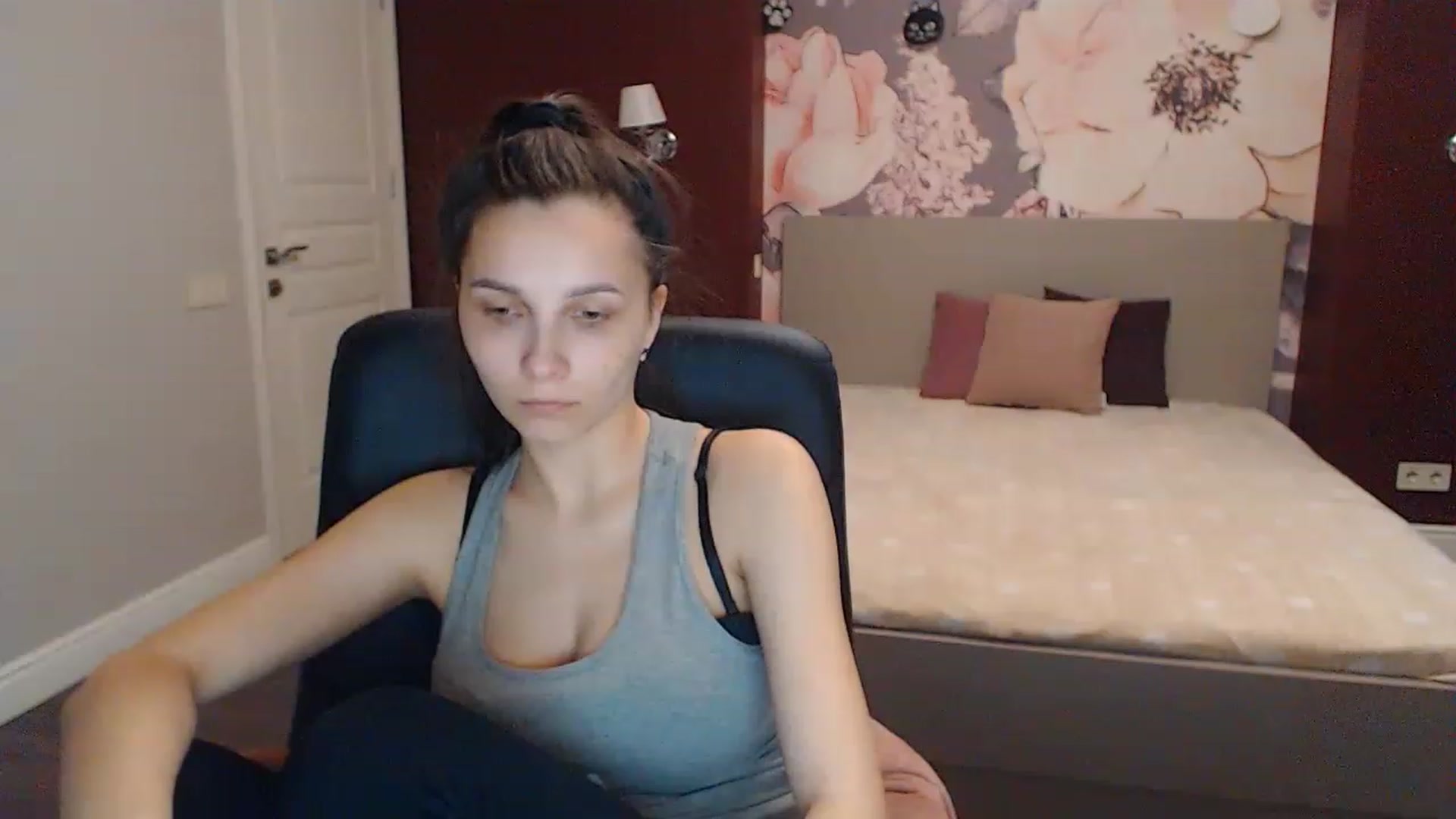 Gallery image thumbnail from Karina_Mils's myfreecams stream on, 04/02/2023, 11:16 image 19 of 20