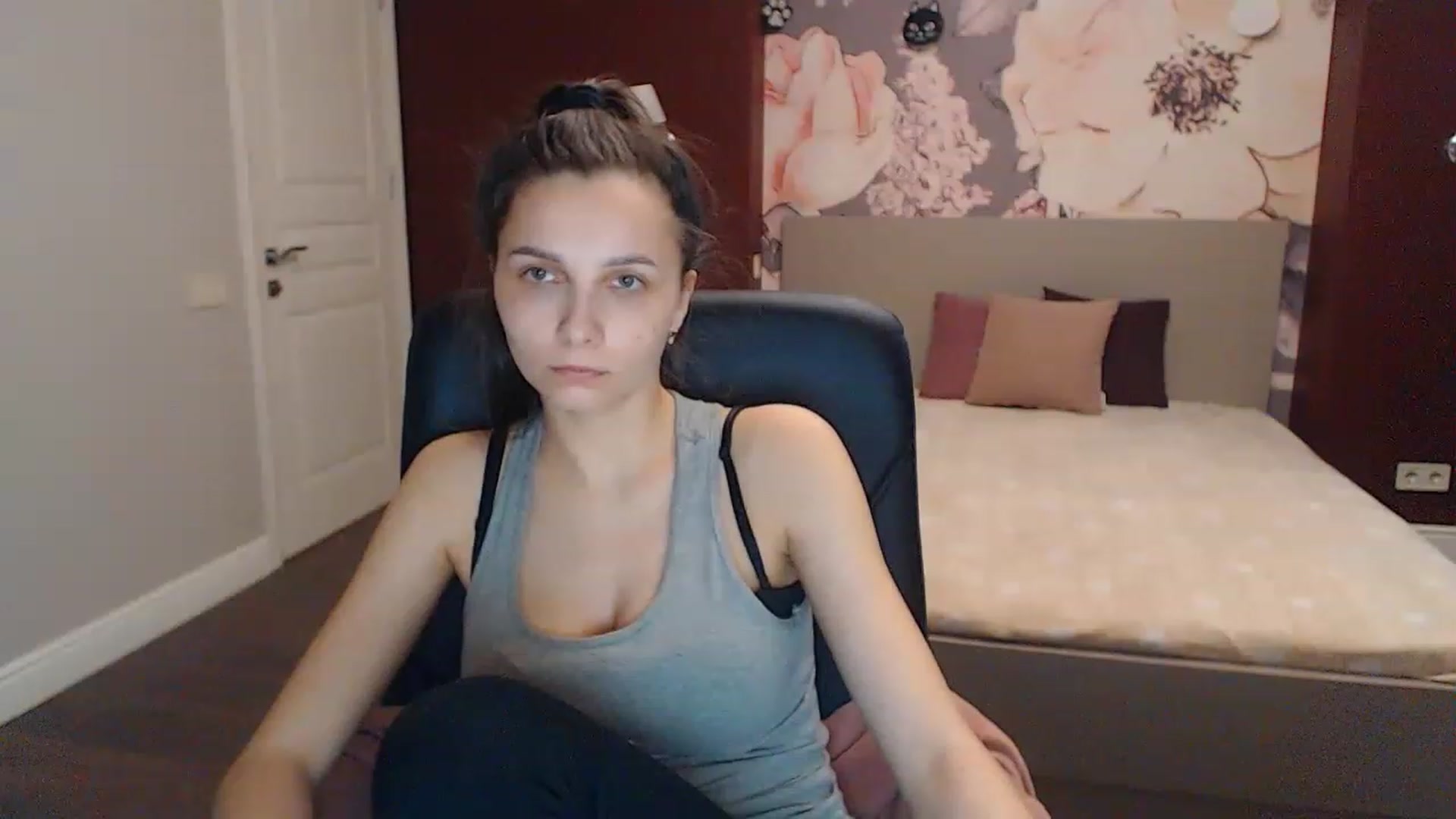 Gallery image thumbnail from Karina_Mils's myfreecams stream on, 04/02/2023, 11:16 image 5 of 20