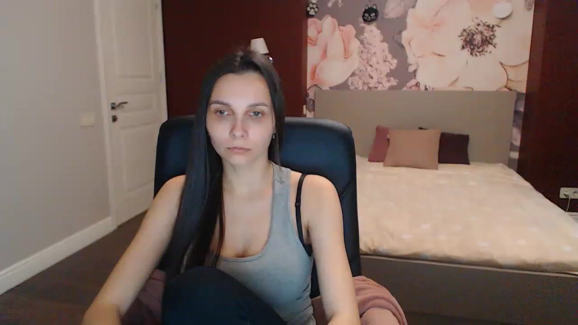 Gallery image thumbnail from Karina_Mils's myfreecams stream on, 04/03/2023, 07:27 image 2 of 20