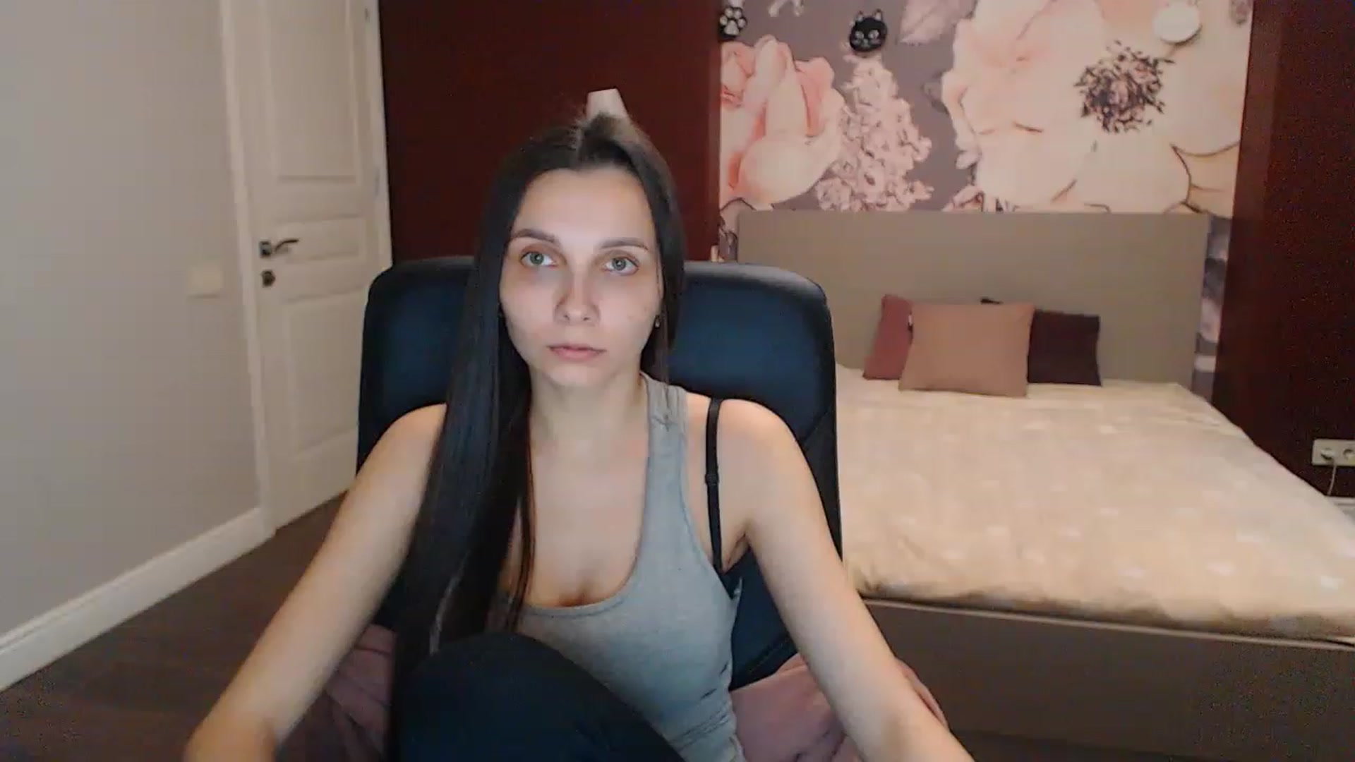 Gallery image thumbnail from Karina_Mils's myfreecams stream on, 04/03/2023, 07:27 image 3 of 20