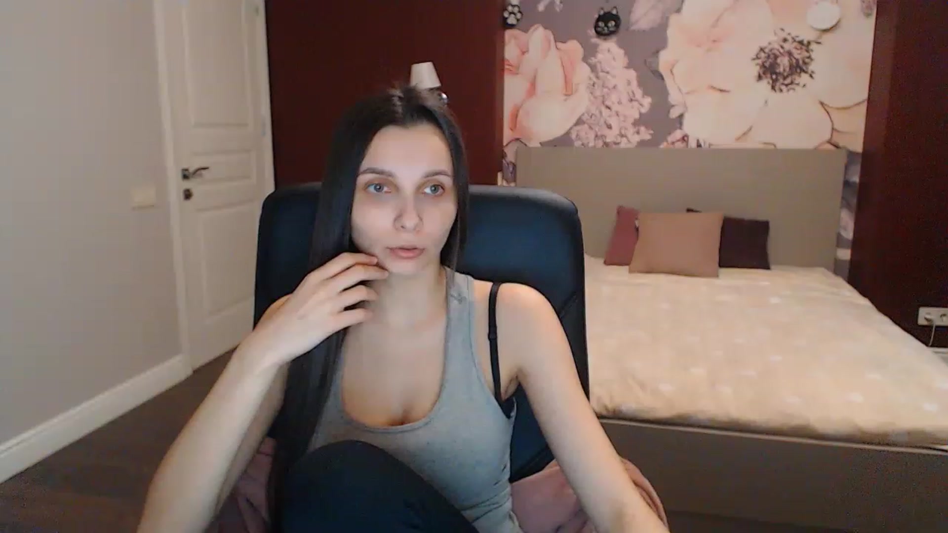 Gallery image thumbnail from Karina_Mils's myfreecams stream on, 04/03/2023, 07:27 image 19 of 20