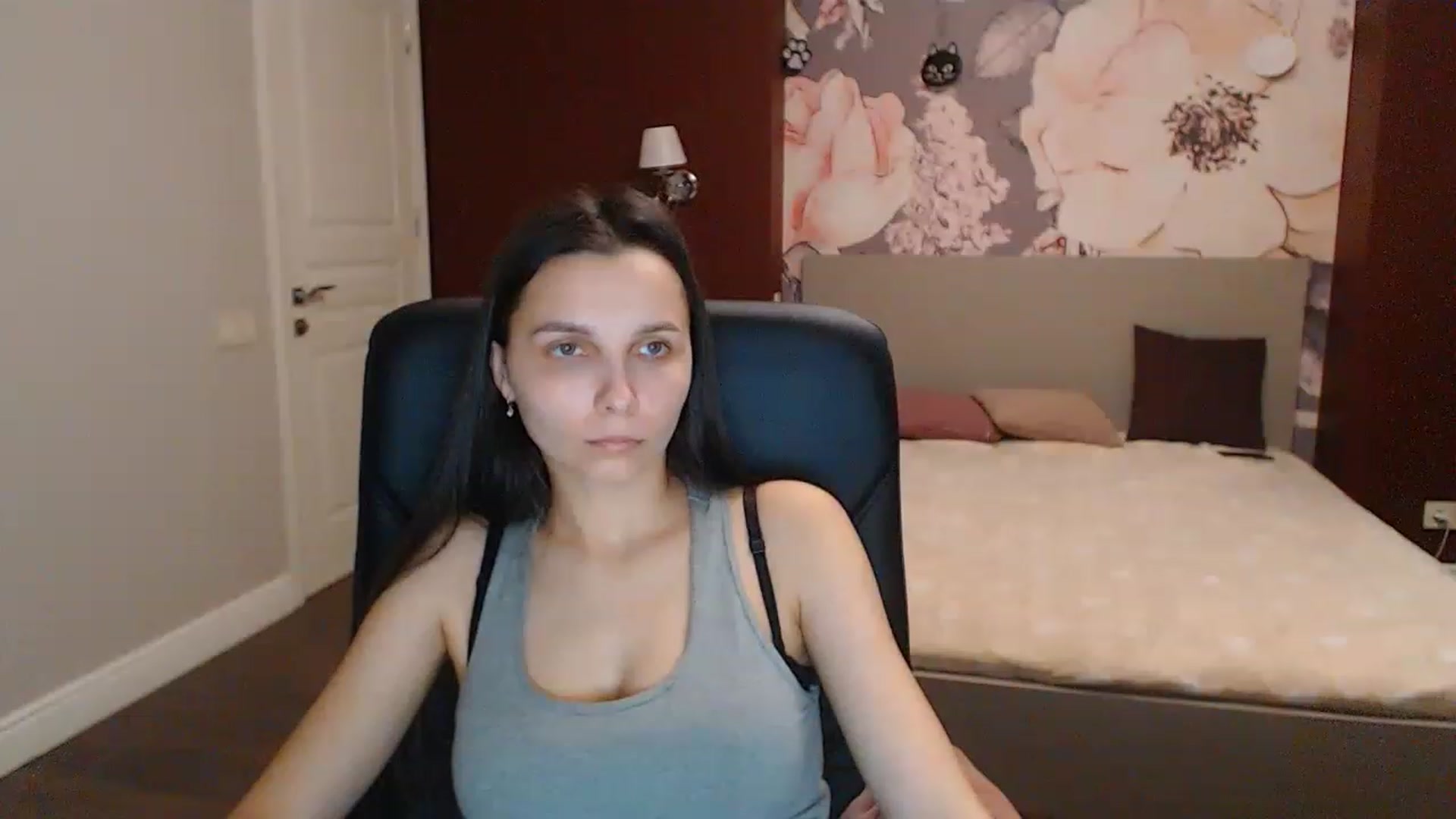 Gallery image thumbnail from Karina_Mils's myfreecams stream on, 04/05/2023, 08:48 image 7 of 20