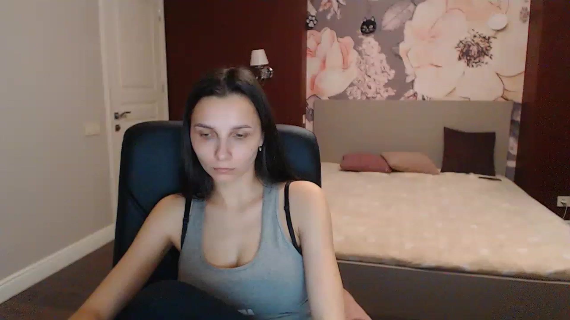 Gallery image thumbnail from Karina_Mils's myfreecams stream on, 04/05/2023, 08:48 image 9 of 20
