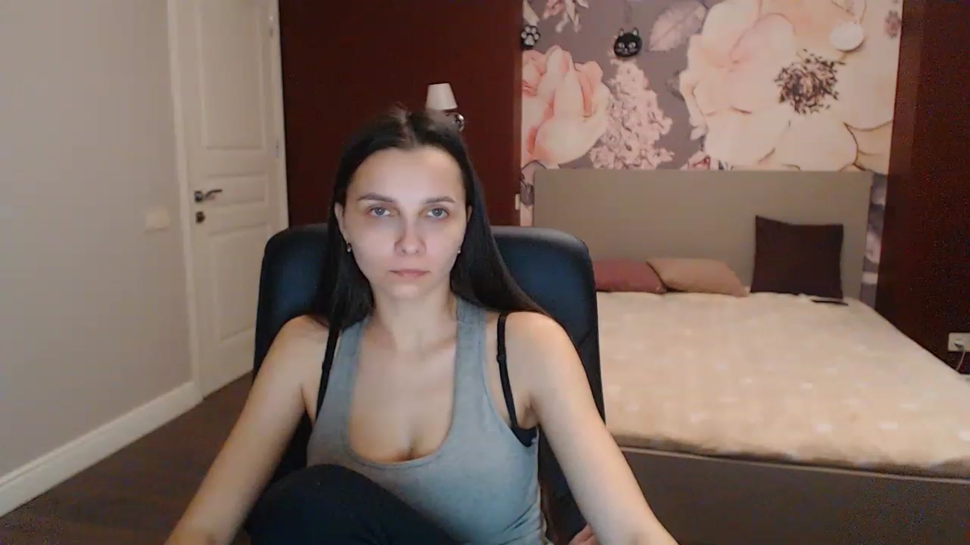 Gallery image thumbnail from Karina_Mils's myfreecams stream on, 04/05/2023, 08:48 image 5 of 20