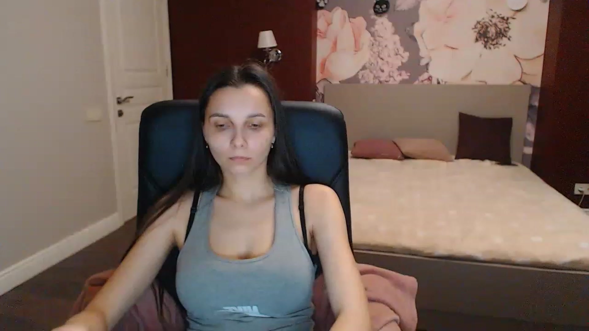 Gallery image thumbnail from Karina_Mils's myfreecams stream on, 04/05/2023, 08:48 image 18 of 20