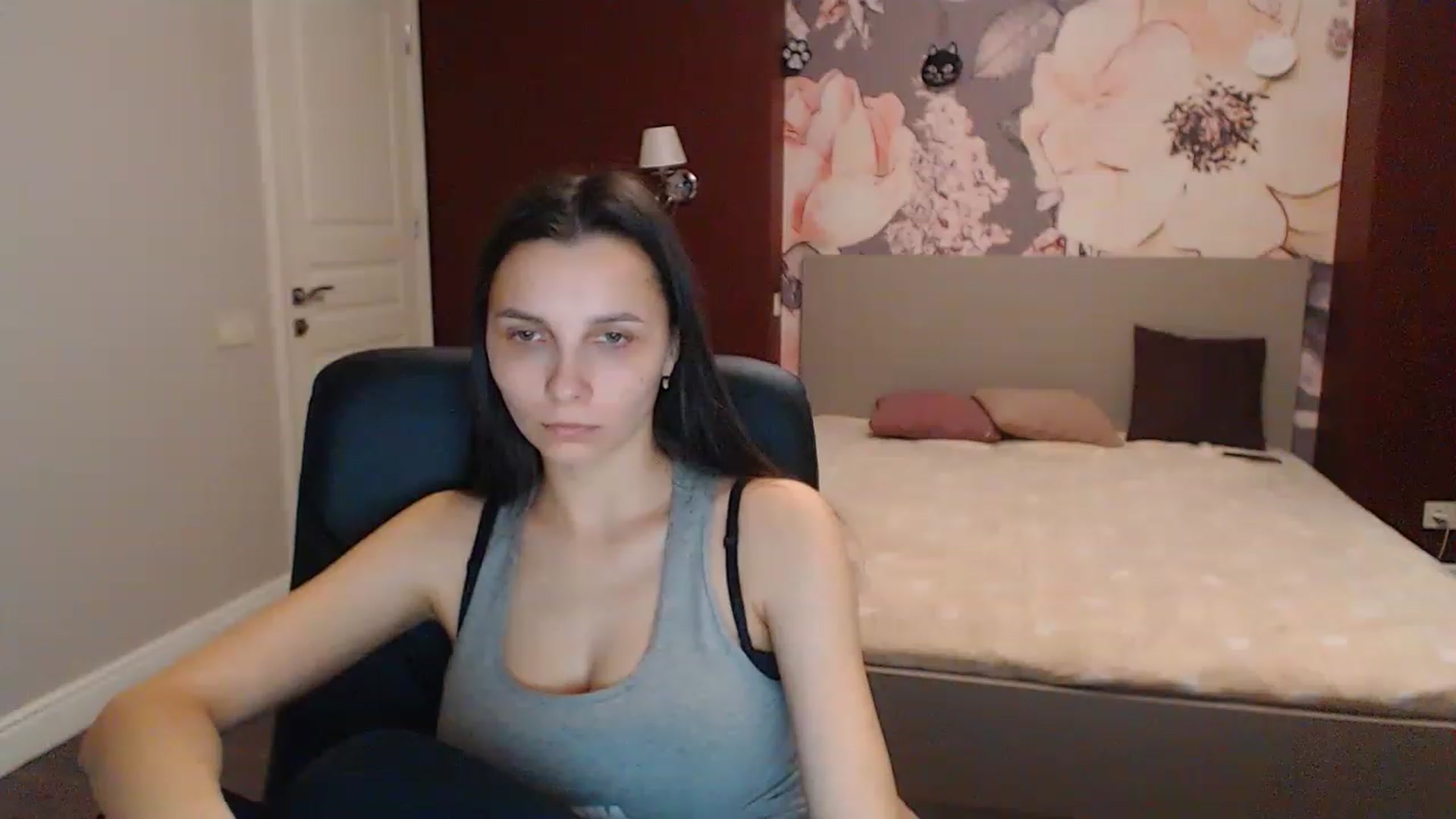 Gallery image thumbnail from Karina_Mils's myfreecams stream on, 04/05/2023, 08:48 image 8 of 20