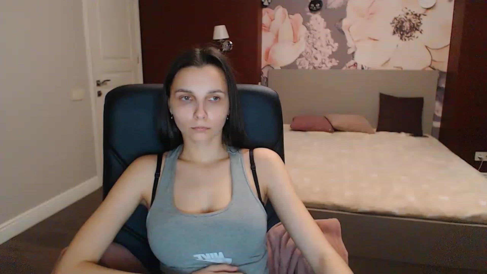 Gallery image thumbnail from Karina_Mils's myfreecams stream on, 04/05/2023, 08:48 image 20 of 20