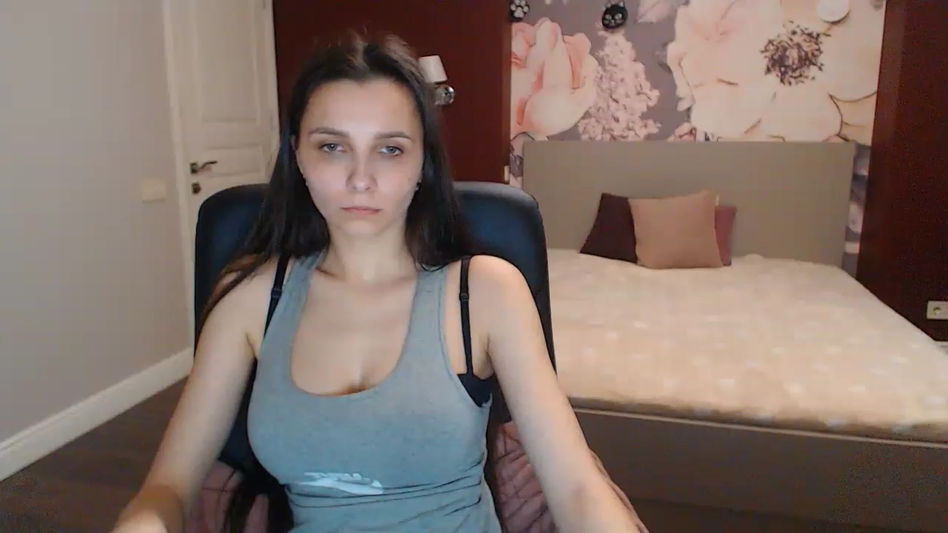 Gallery image thumbnail from Karina_Mils's myfreecams stream on, 04/06/2023, 10:31 image 20 of 20