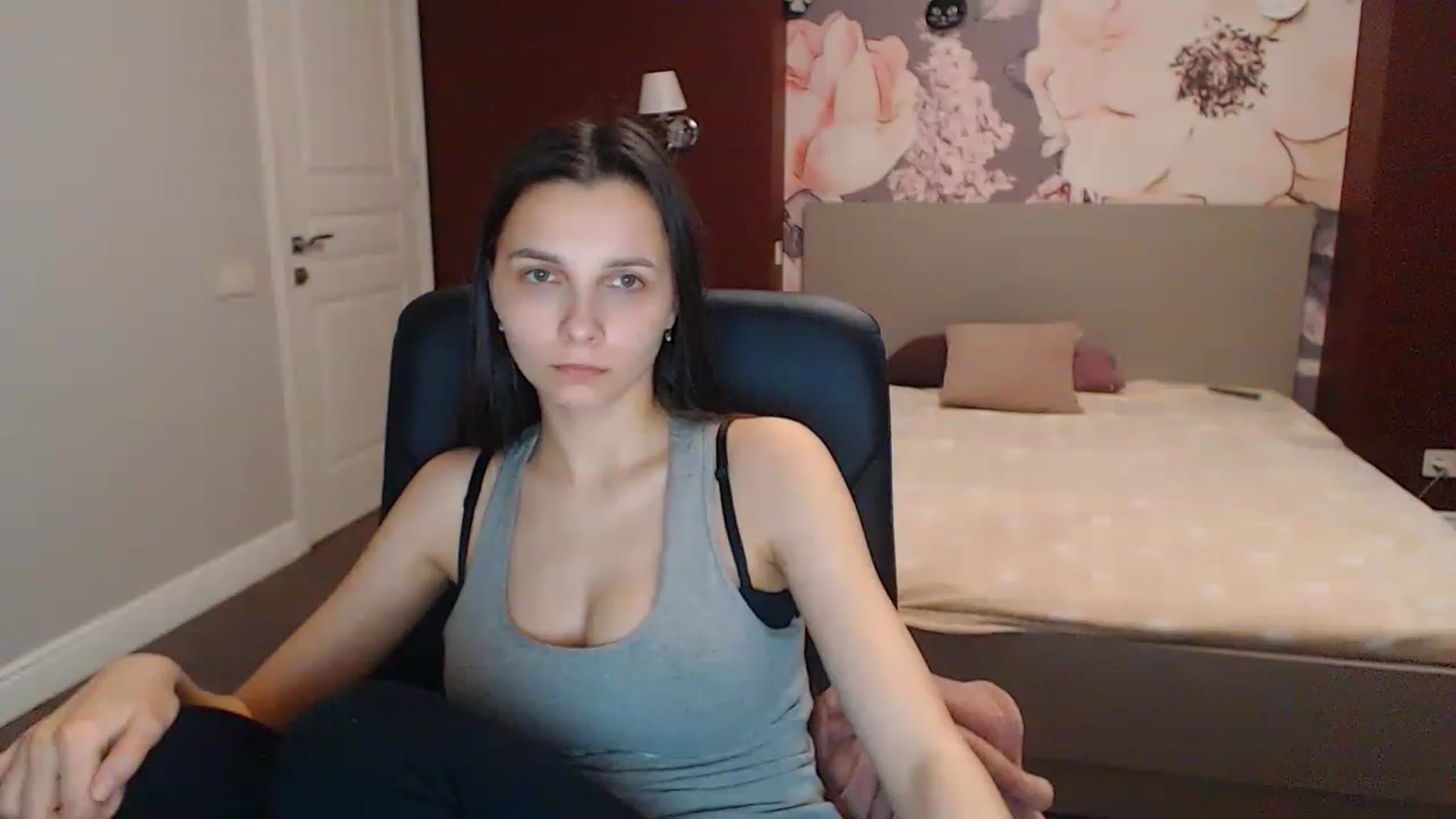 Gallery image thumbnail from Karina_Mils's myfreecams stream on, 04/07/2023, 09:41 image 12 of 20