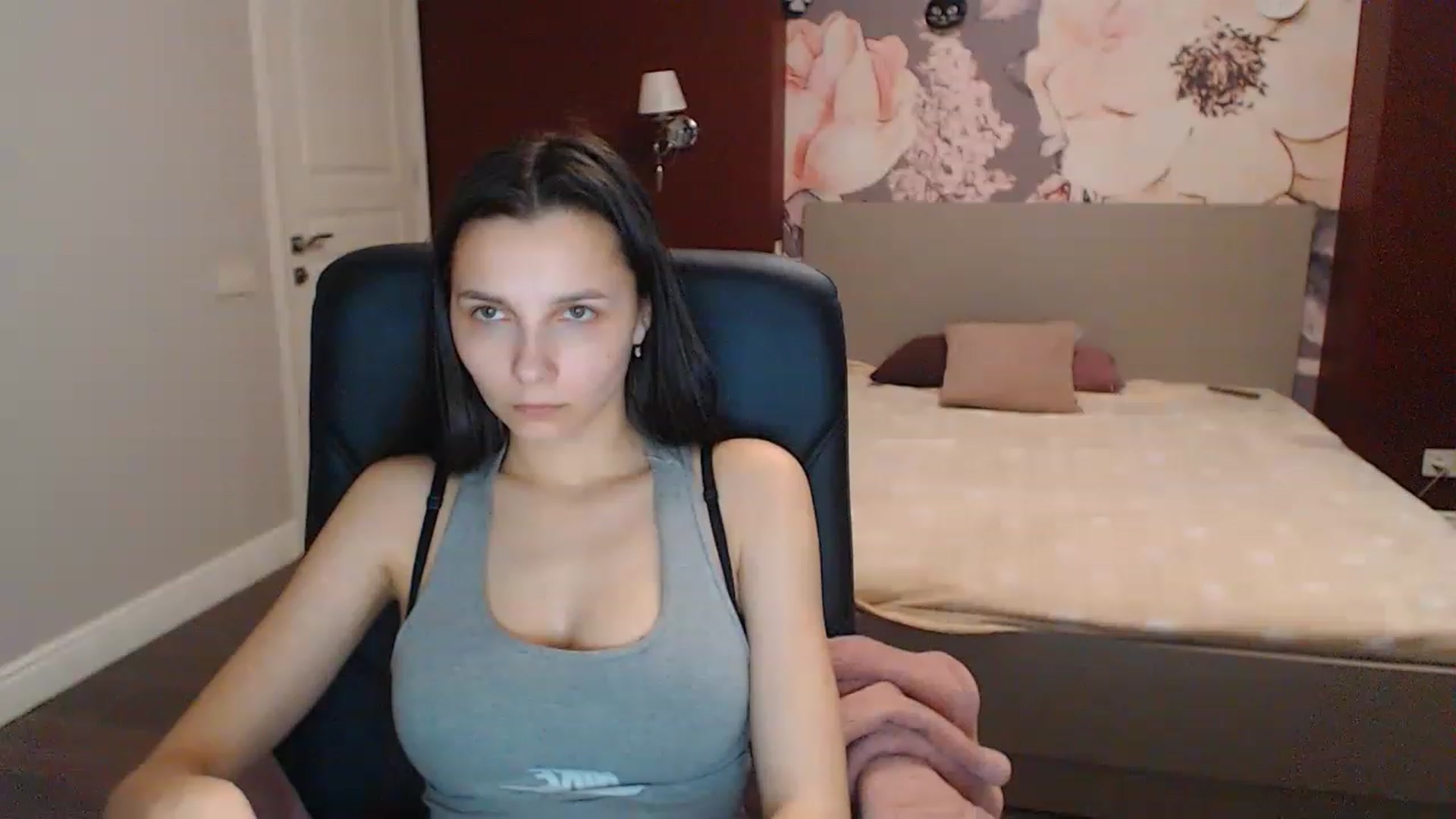 Gallery image thumbnail from Karina_Mils's myfreecams stream on, 04/07/2023, 09:41 image 16 of 20