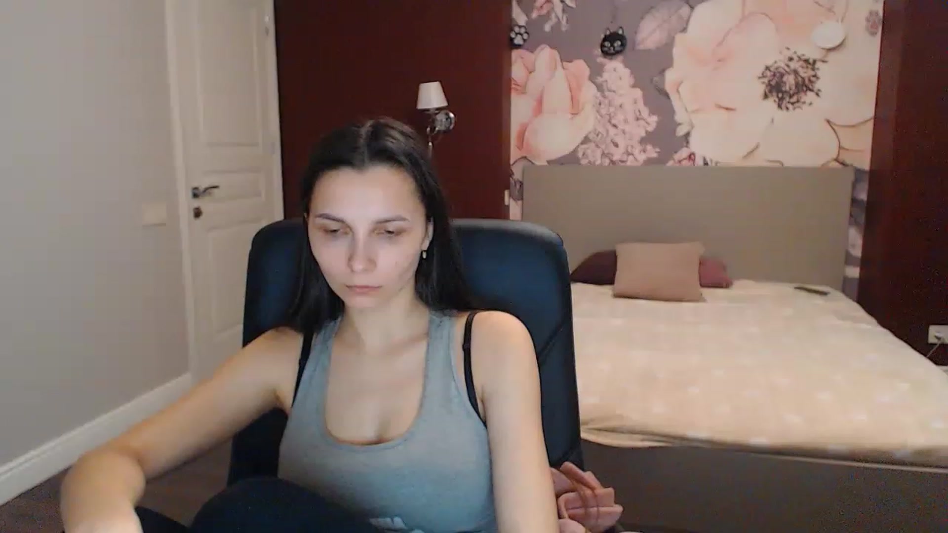 Gallery image thumbnail from Karina_Mils's myfreecams stream on, 04/07/2023, 10:44 image 4 of 20