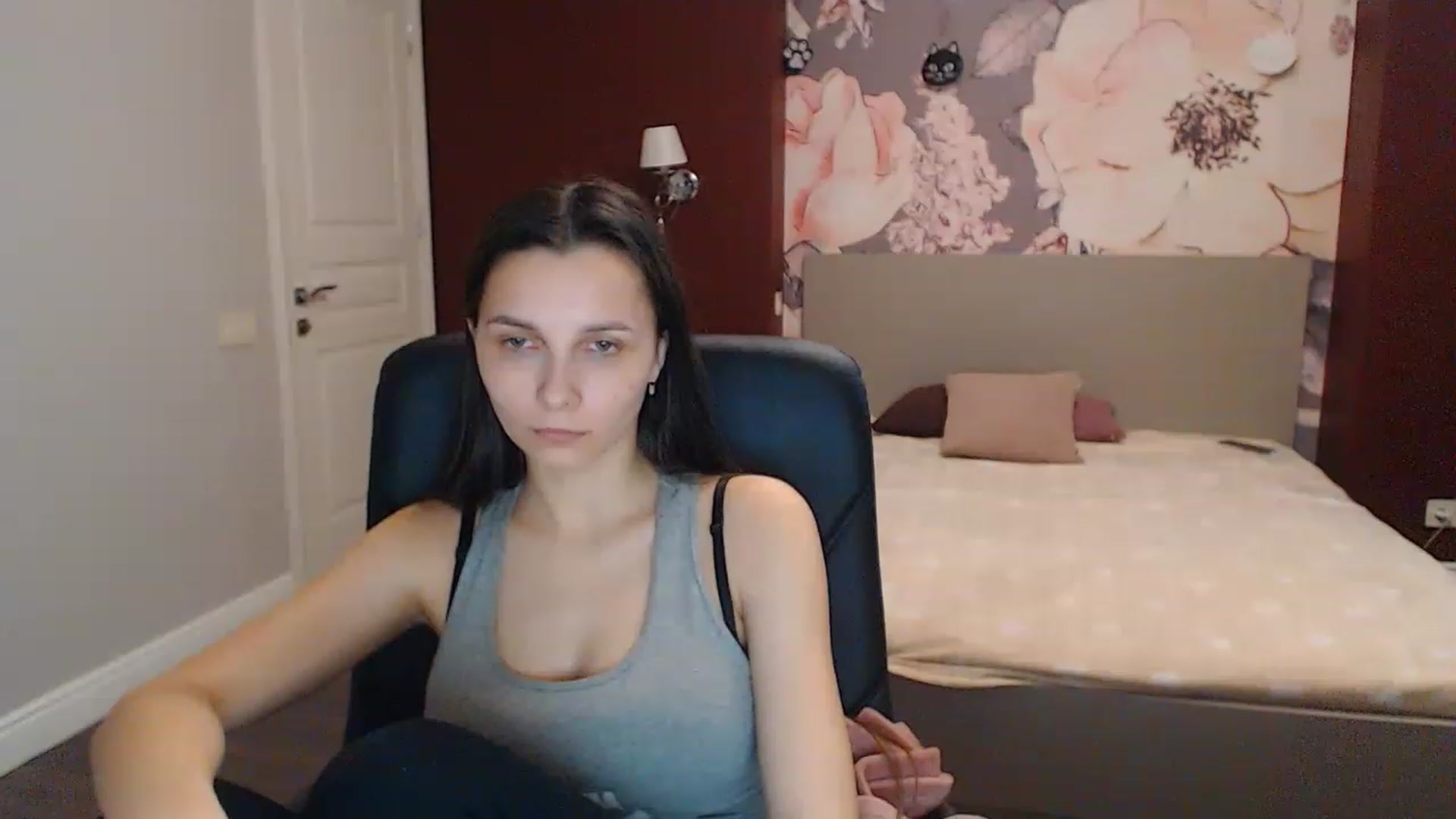 Gallery image thumbnail from Karina_Mils's myfreecams stream on, 04/07/2023, 10:44 image 2 of 20