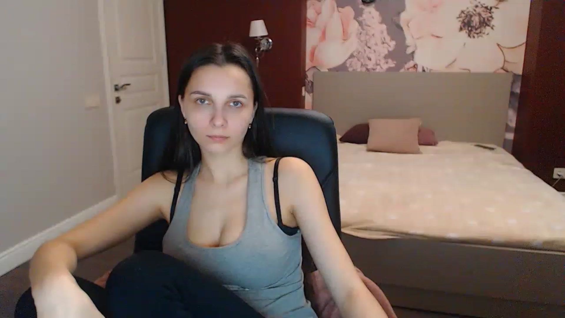 Gallery image thumbnail from Karina_Mils's myfreecams stream on, 04/07/2023, 10:44 image 19 of 20