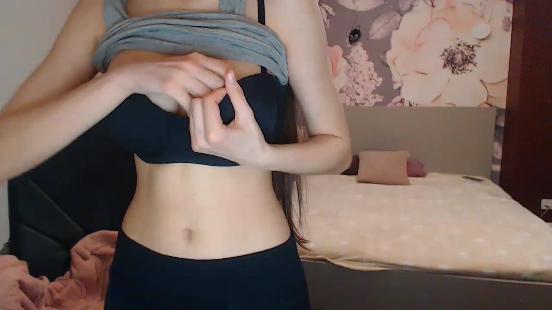 Gallery image thumbnail from Karina_Mils's myfreecams stream on, 04/07/2023, 10:44 image 6 of 20