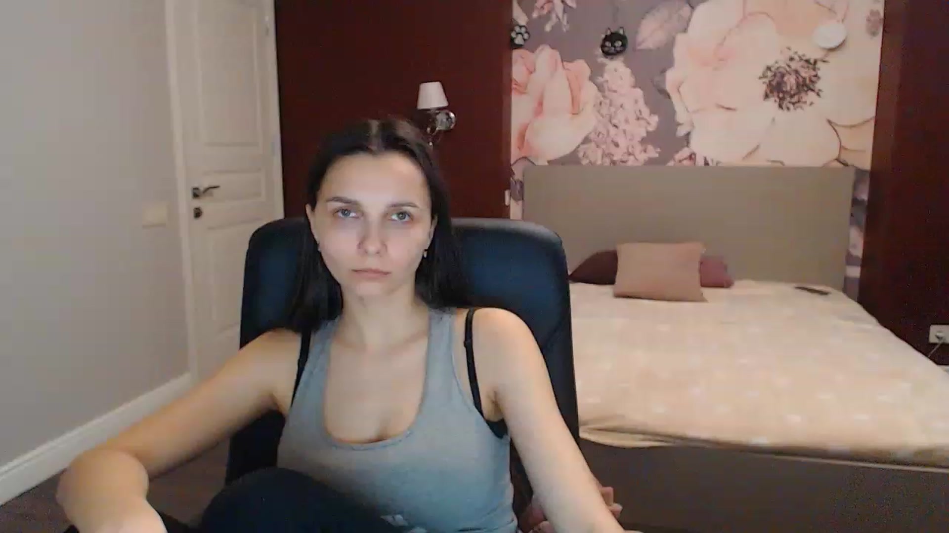 Gallery image thumbnail from Karina_Mils's myfreecams stream on, 04/07/2023, 10:44 image 3 of 20