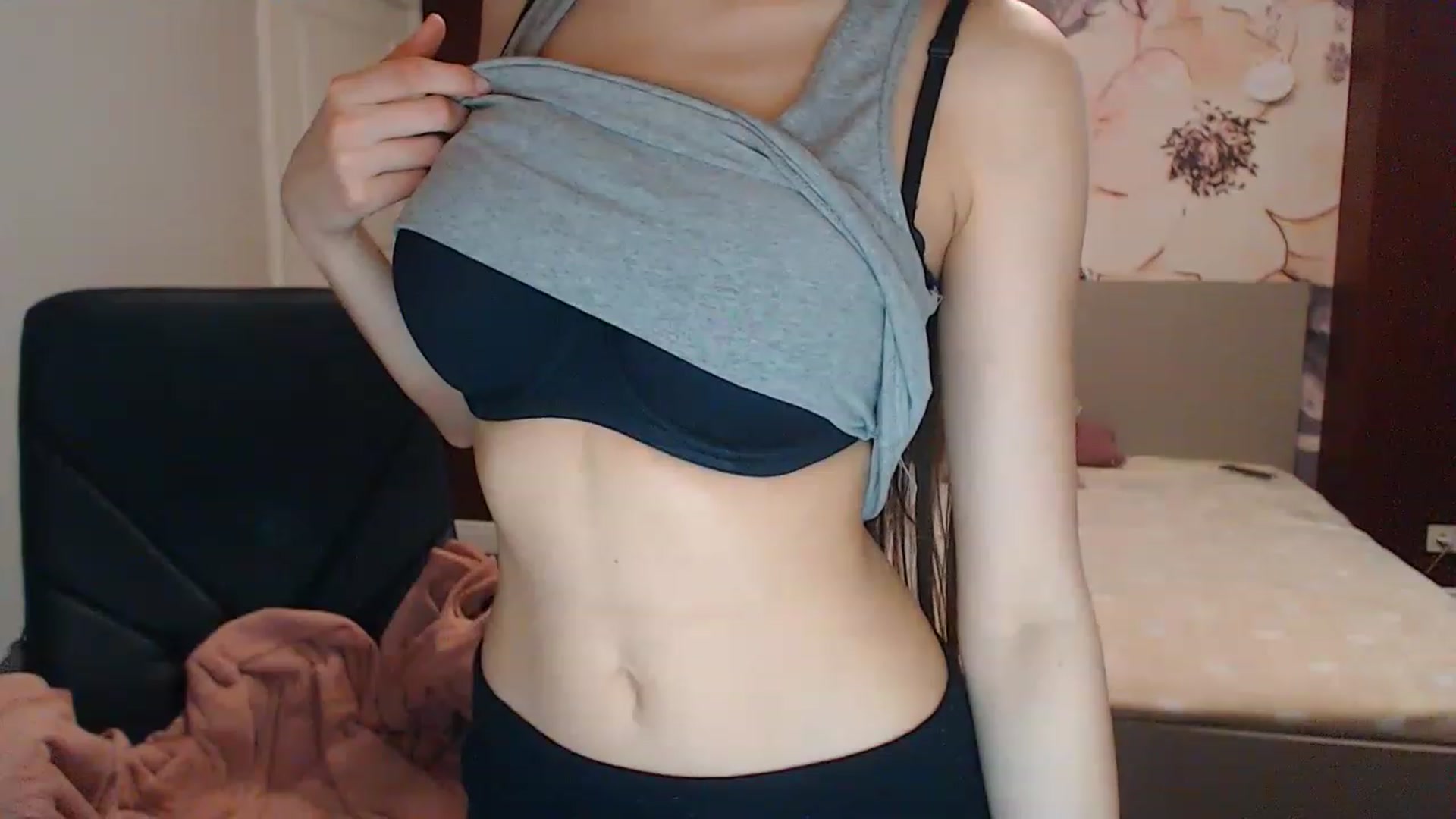 Gallery image thumbnail from Karina_Mils's myfreecams stream on, 04/07/2023, 10:44 image 5 of 20