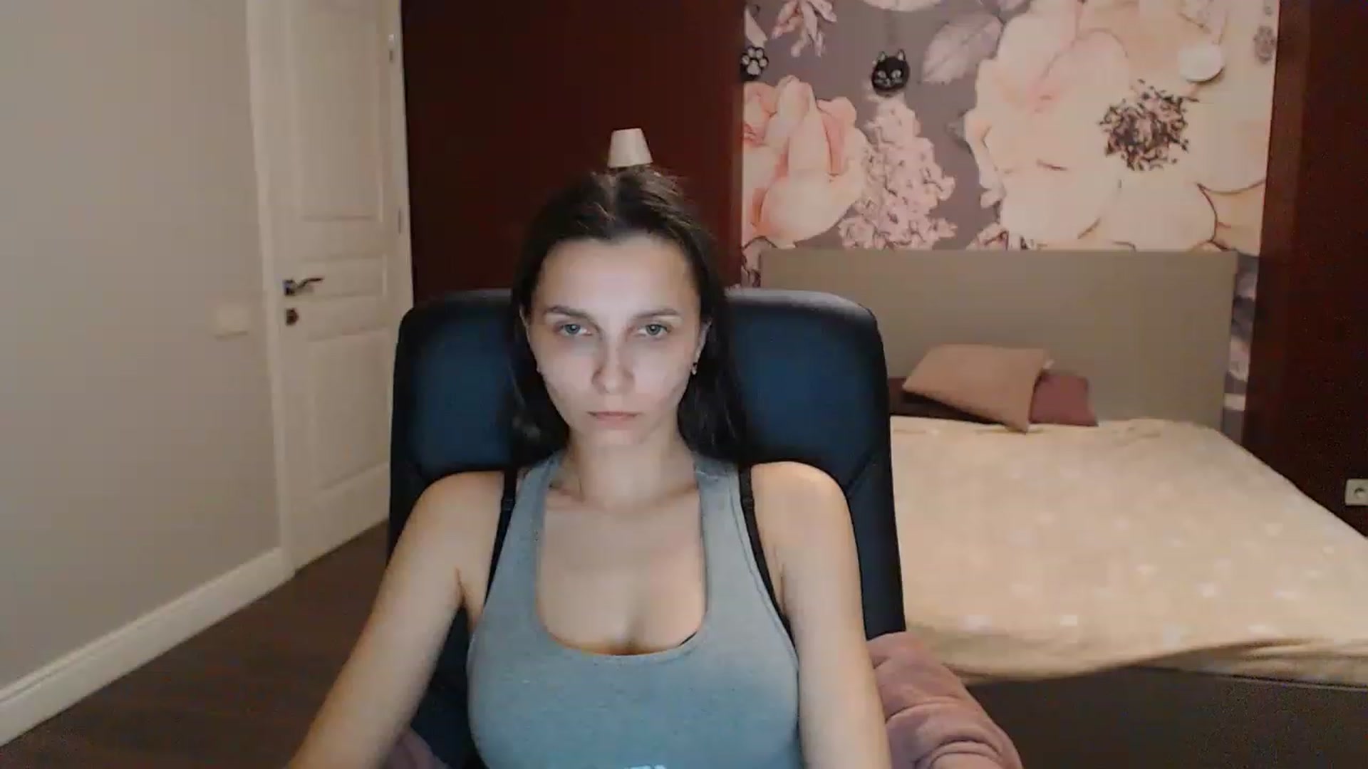 Gallery image thumbnail from Karina_Mils's myfreecams stream on, 04/07/2023, 16:27 image 19 of 20