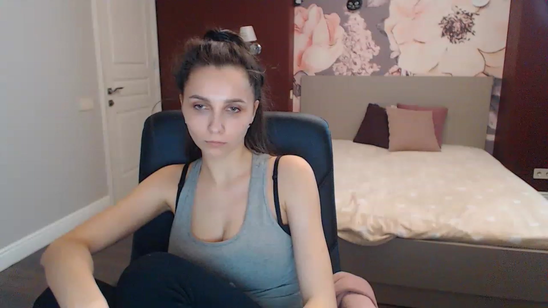 Gallery image thumbnail from Karina_Mils's myfreecams stream on, 04/08/2023, 13:23 image 3 of 20