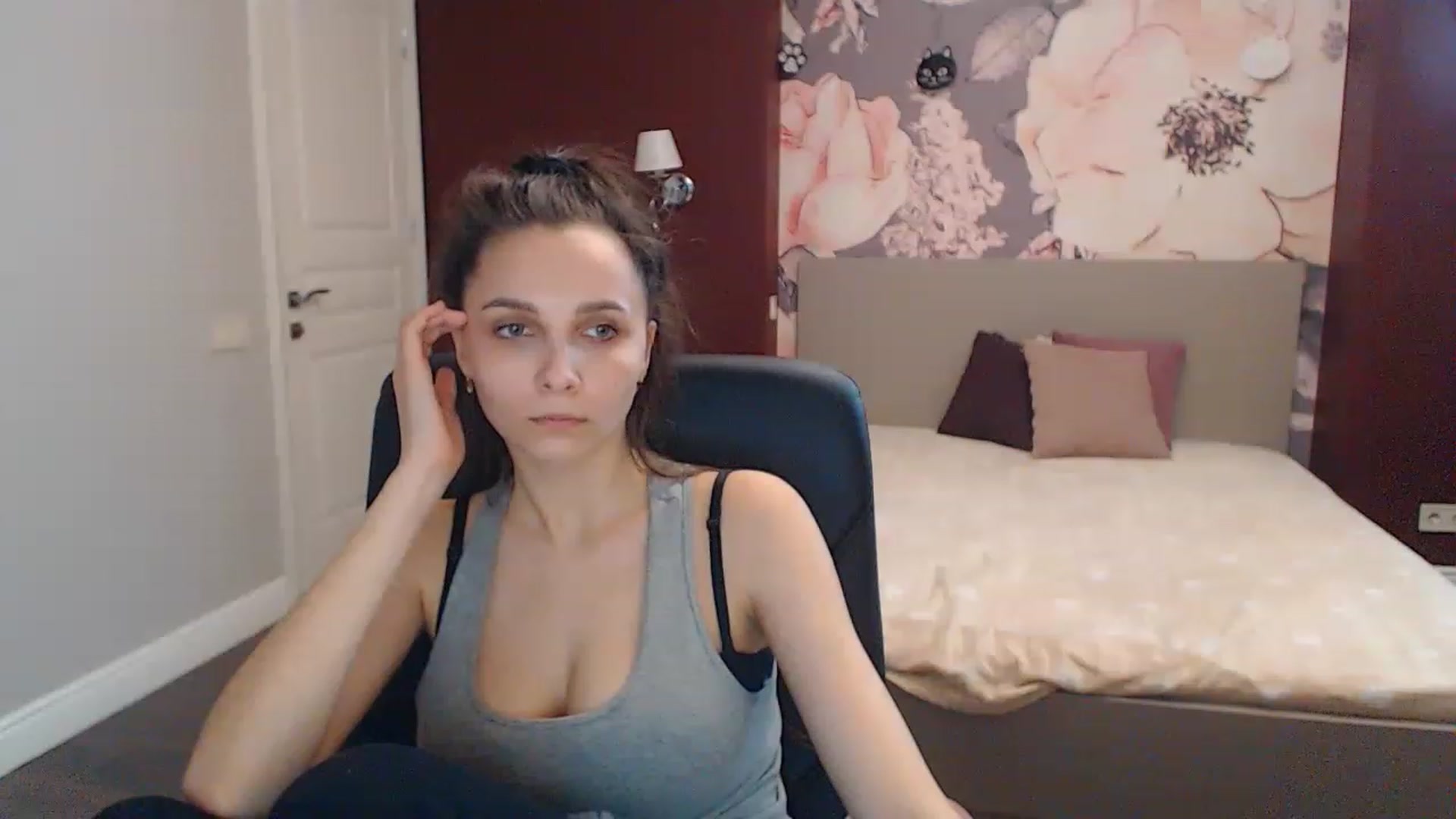 Gallery image thumbnail from Karina_Mils's myfreecams stream on, 04/08/2023, 13:23 image 19 of 20