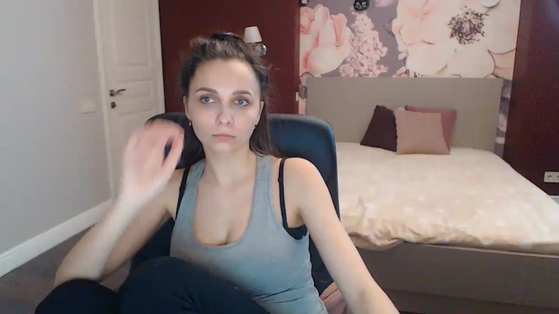 Gallery image thumbnail from Karina_Mils's myfreecams stream on, 04/08/2023, 13:23 image 1 of 20