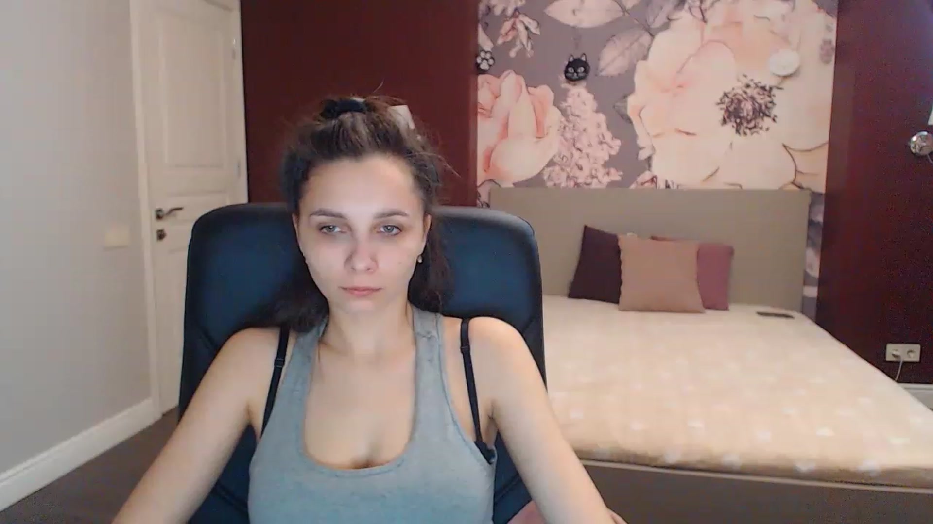 Gallery image thumbnail from Karina_Mils's myfreecams stream on, 04/09/2023, 13:54 image 20 of 20