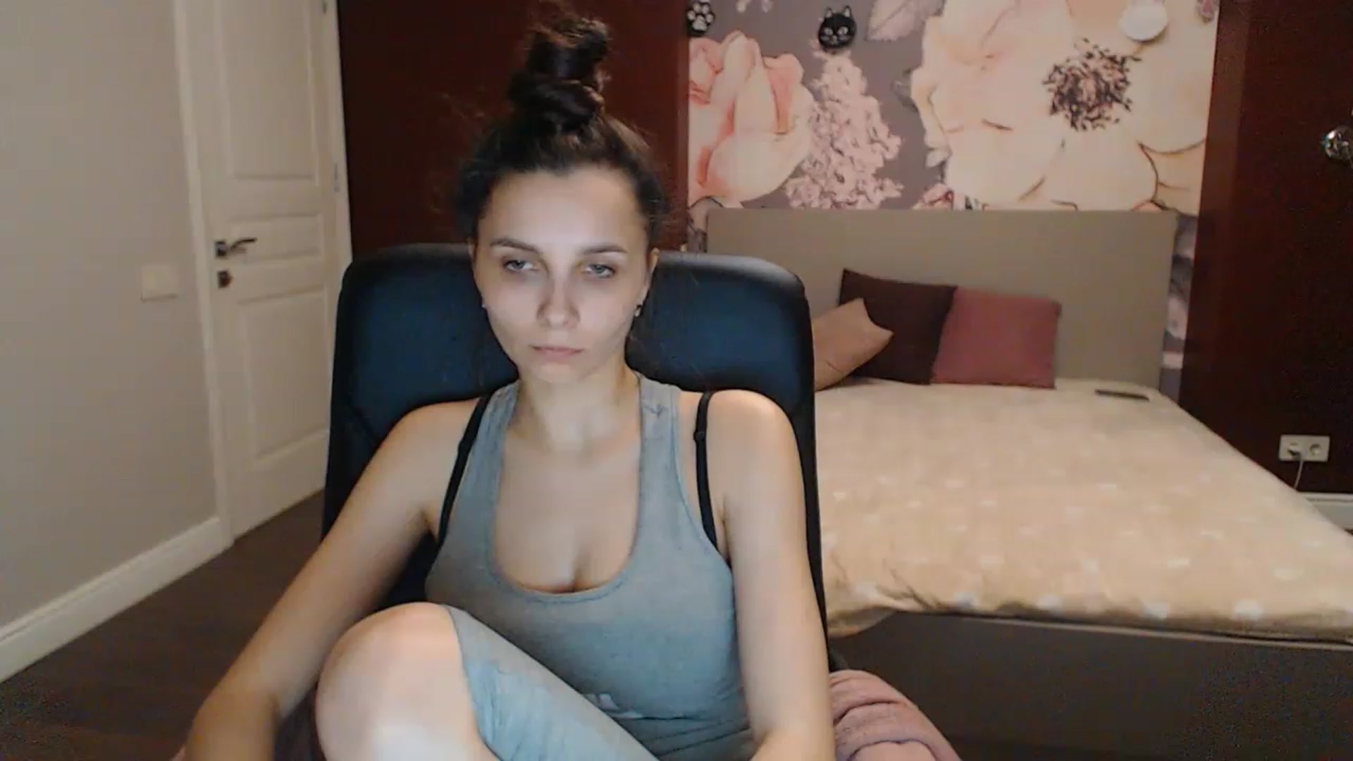 Gallery image thumbnail from Karina_Mils's myfreecams stream on, 04/09/2023, 16:43 image 18 of 20