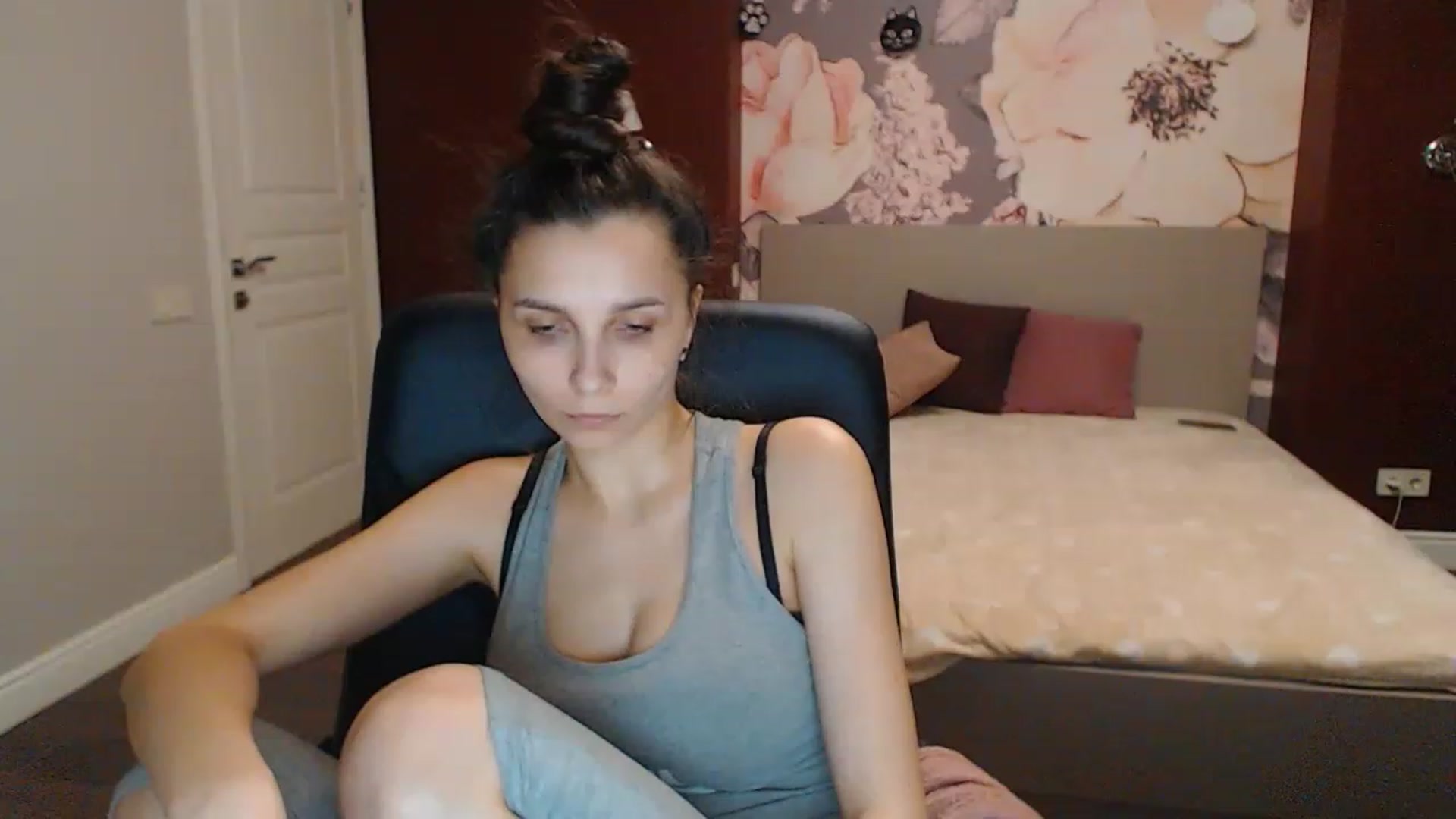 Gallery image thumbnail from Karina_Mils's myfreecams stream on, 04/09/2023, 16:43 image 19 of 20