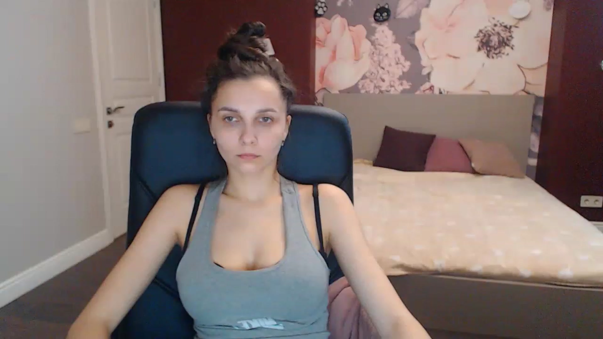 Gallery image thumbnail from Karina_Mils's myfreecams stream on, 04/10/2023, 10:52 image 2 of 20