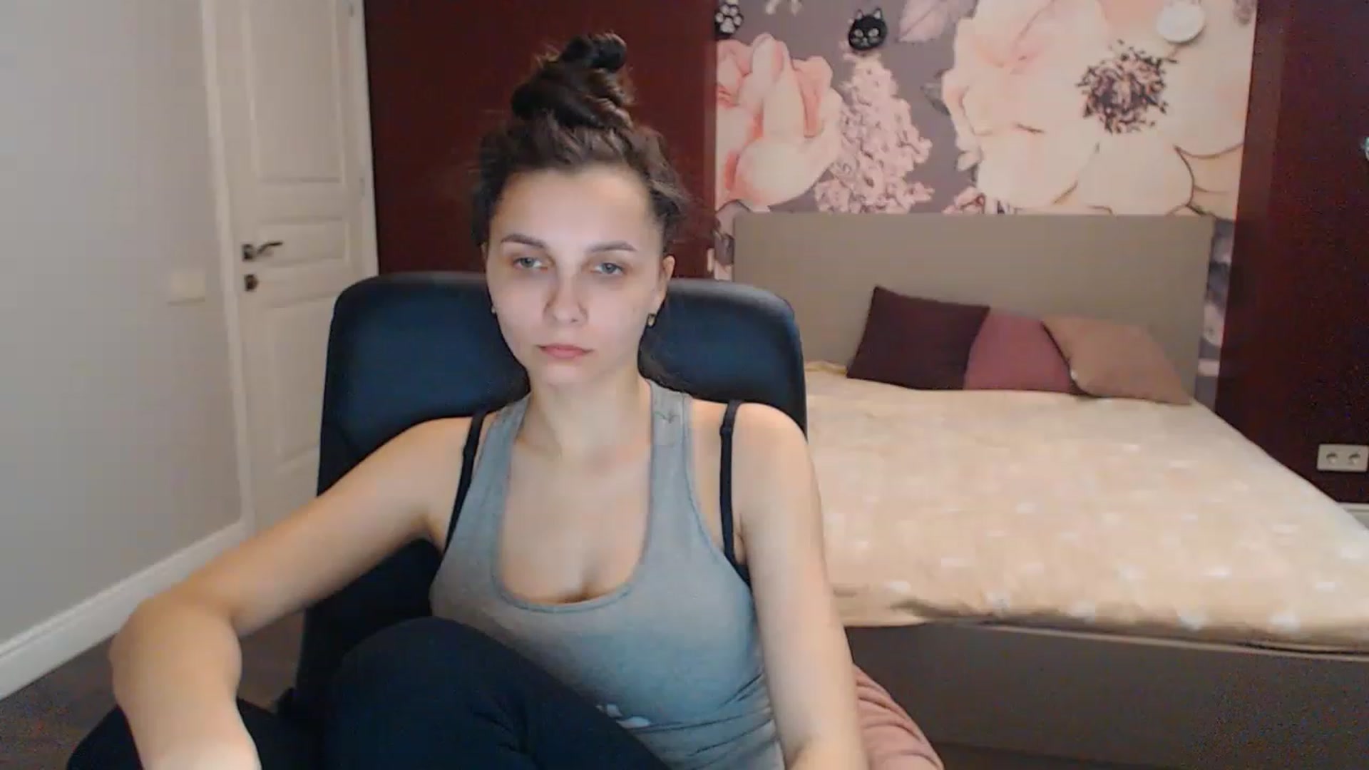Gallery image thumbnail from Karina_Mils's myfreecams stream on, 04/10/2023, 10:52 image 1 of 20