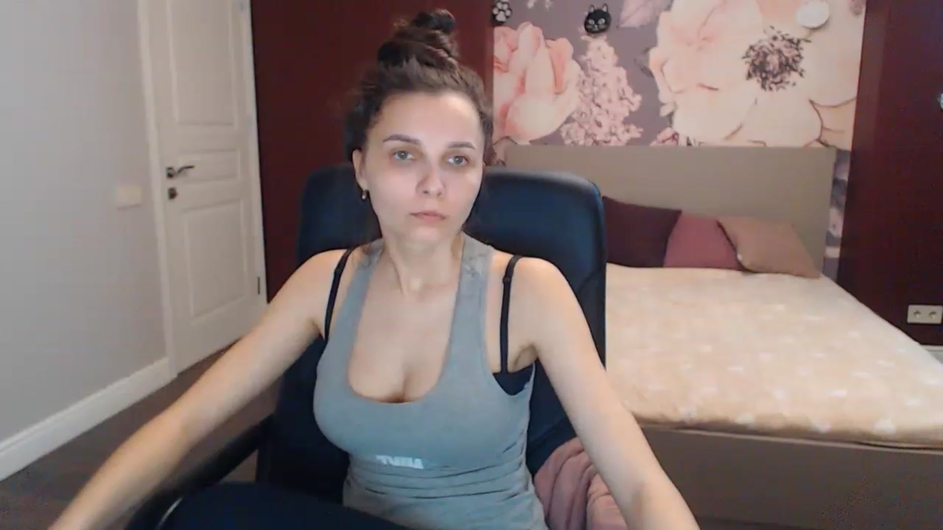 Gallery image thumbnail from Karina_Mils's myfreecams stream on, 04/10/2023, 10:52 image 9 of 20