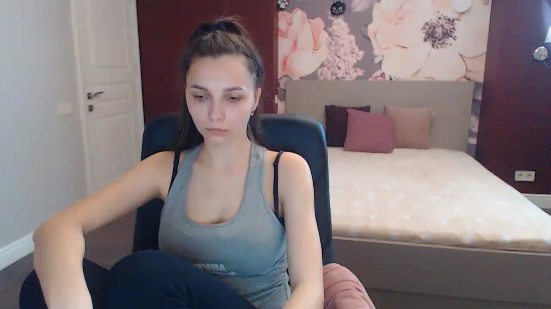 Gallery image thumbnail from Karina_Mils's myfreecams stream on, 04/14/2023, 12:10 image 9 of 20
