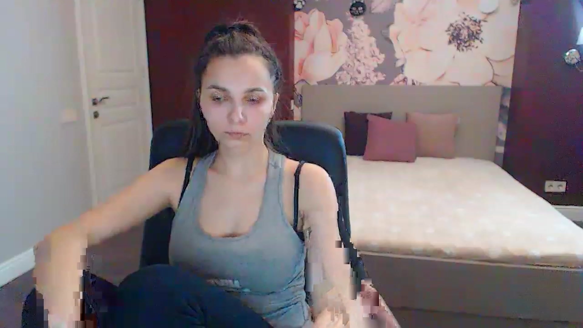 Gallery image thumbnail from Karina_Mils's myfreecams stream on, 04/14/2023, 12:10 image 6 of 20