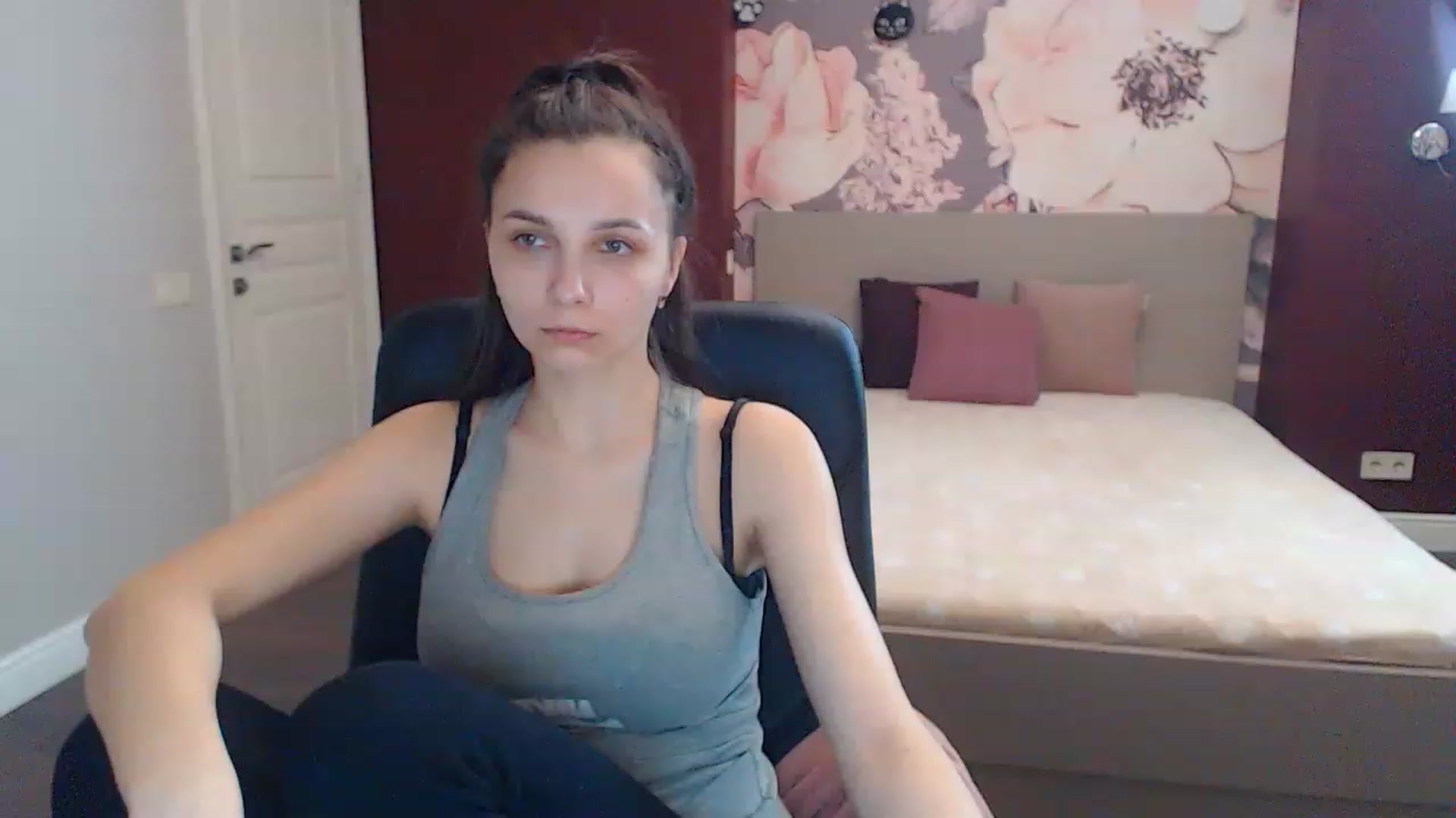 Gallery image thumbnail from Karina_Mils's myfreecams stream on, 04/14/2023, 12:10 image 8 of 20