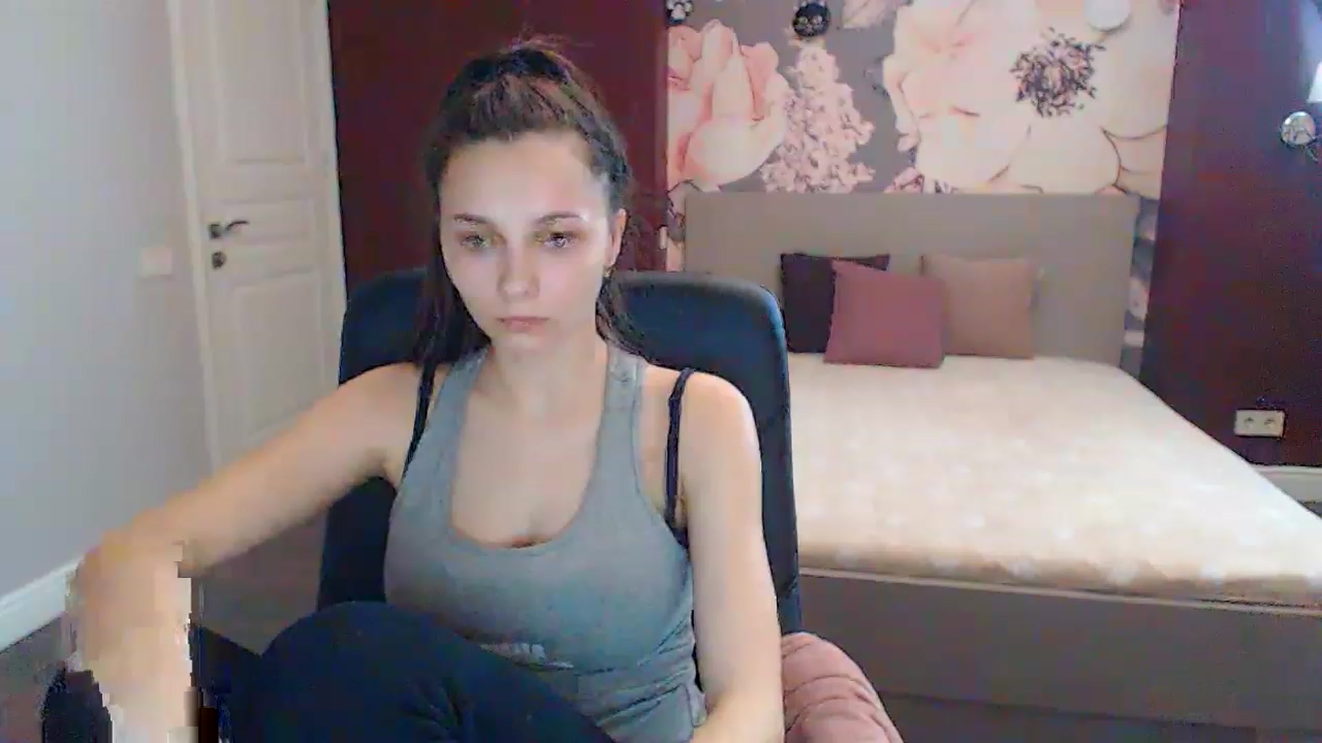 Gallery image thumbnail from Karina_Mils's myfreecams stream on, 04/14/2023, 12:10 image 13 of 20