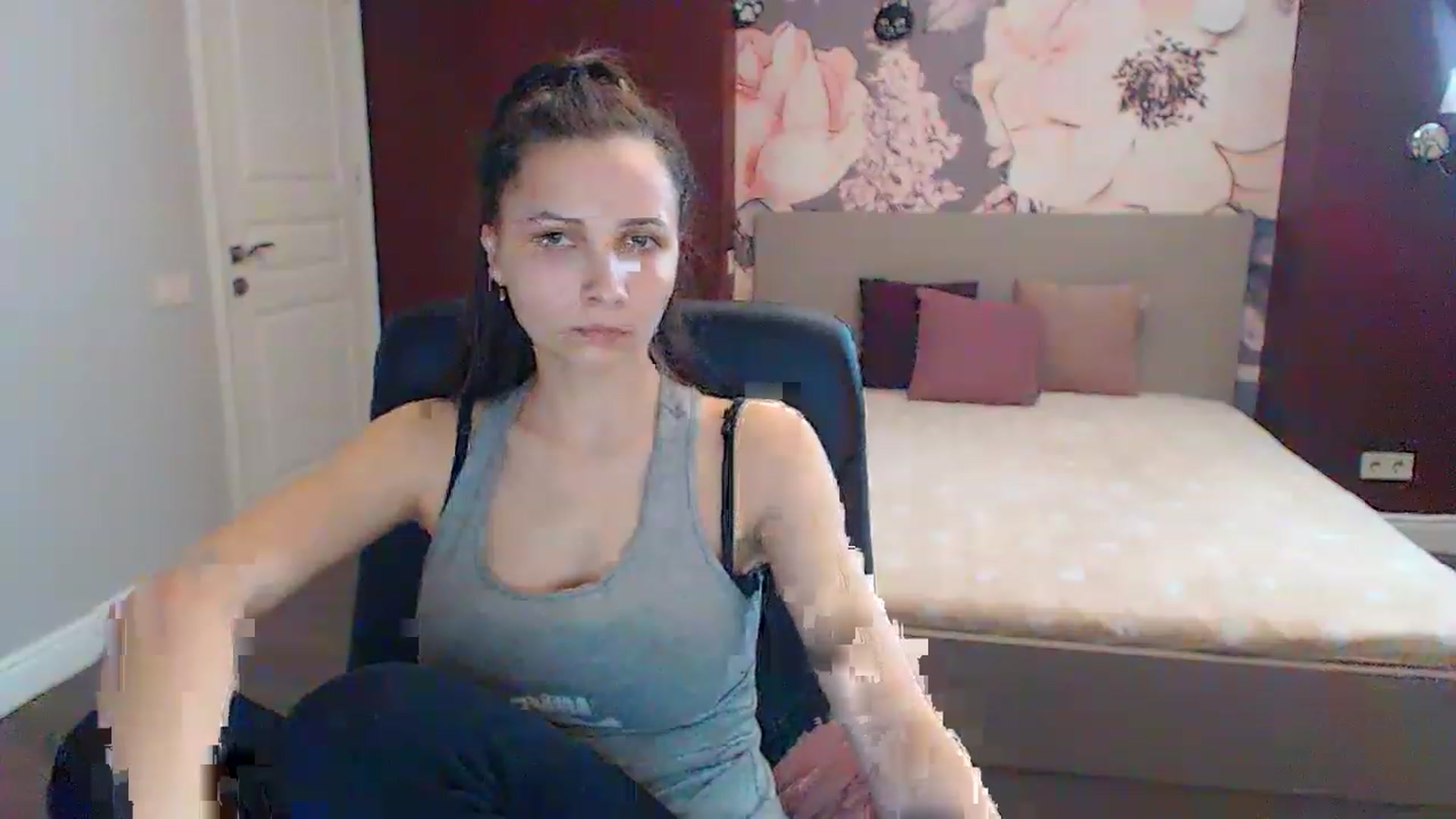 Gallery image thumbnail from Karina_Mils's myfreecams stream on, 04/14/2023, 12:10 image 7 of 20